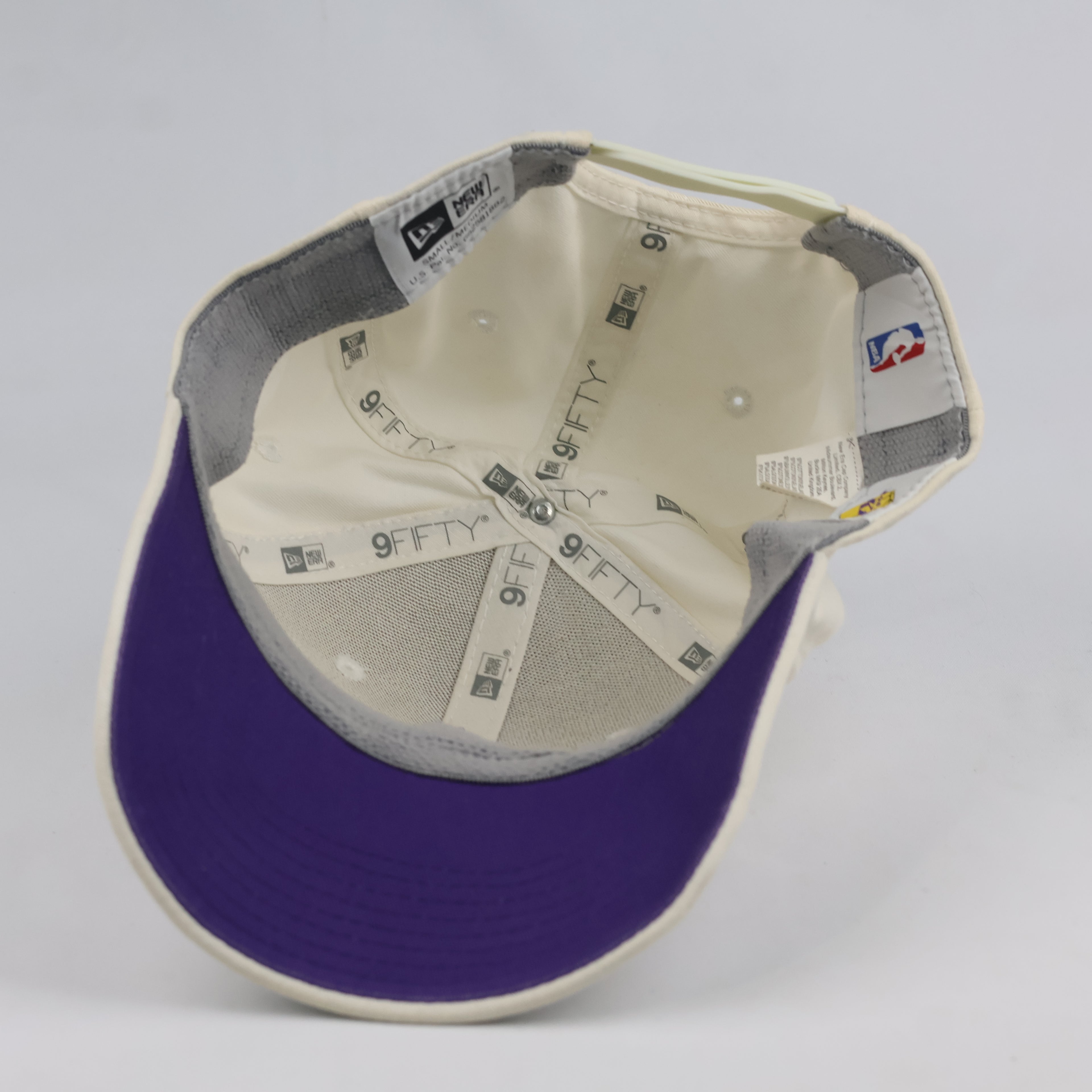 Classic New Era LA Lakers 9FIFTY Cap - Off-White Thrifted Cream & Purple Snapback