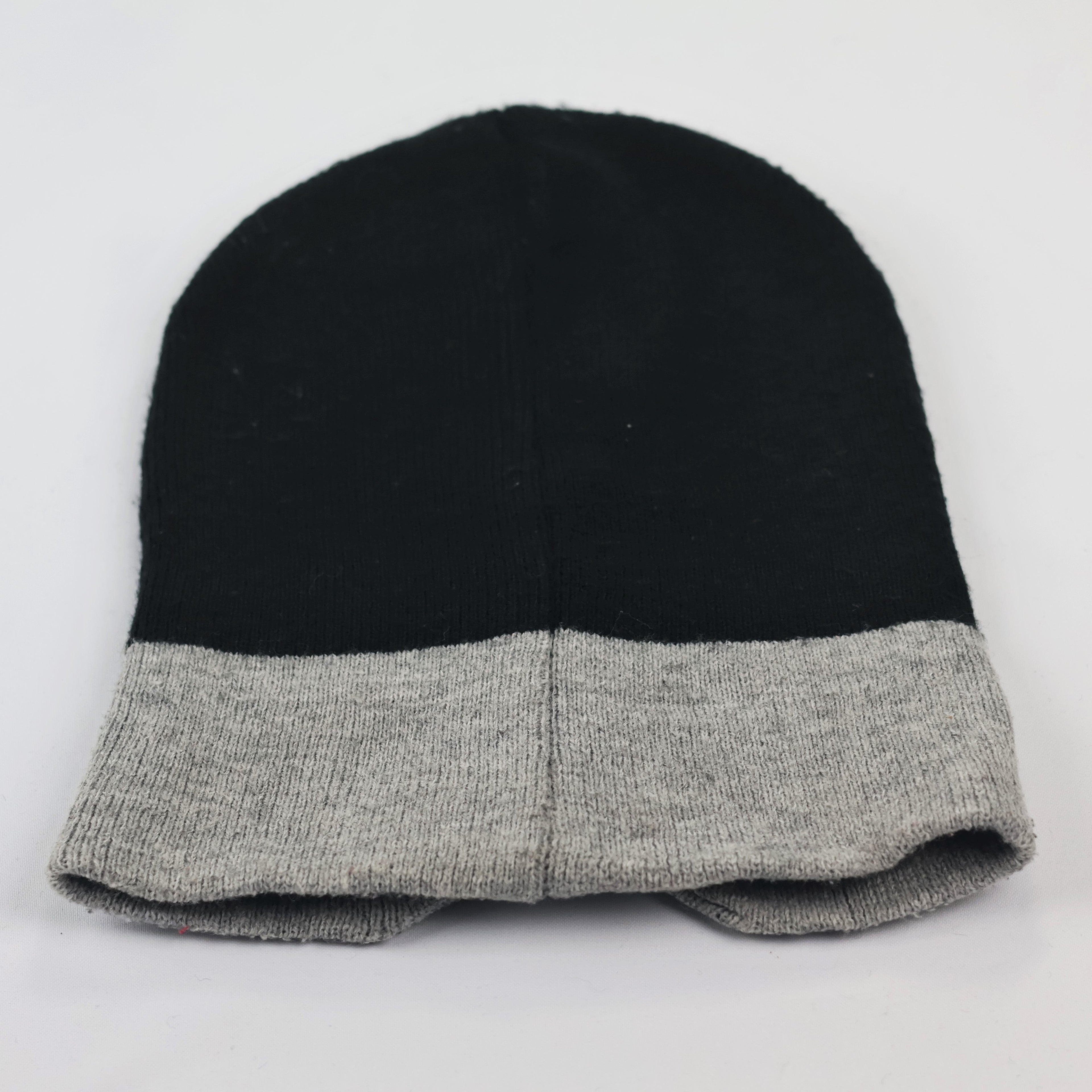 DC Comics Batman Knit Cap – Black Beanie with Classic Embroidered Logo