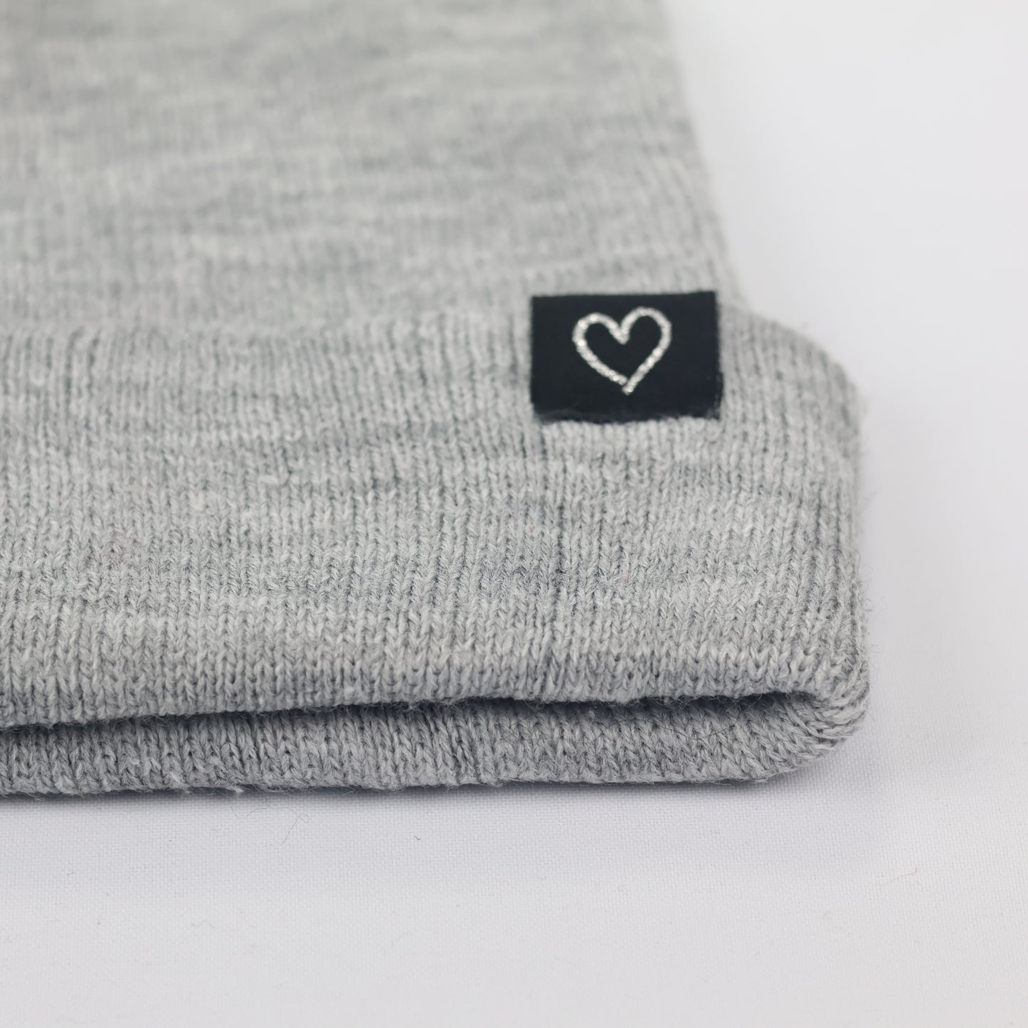 Official Sinsay Grey Melange Thrifted Beanie – Soft Everyday Winter Headwear