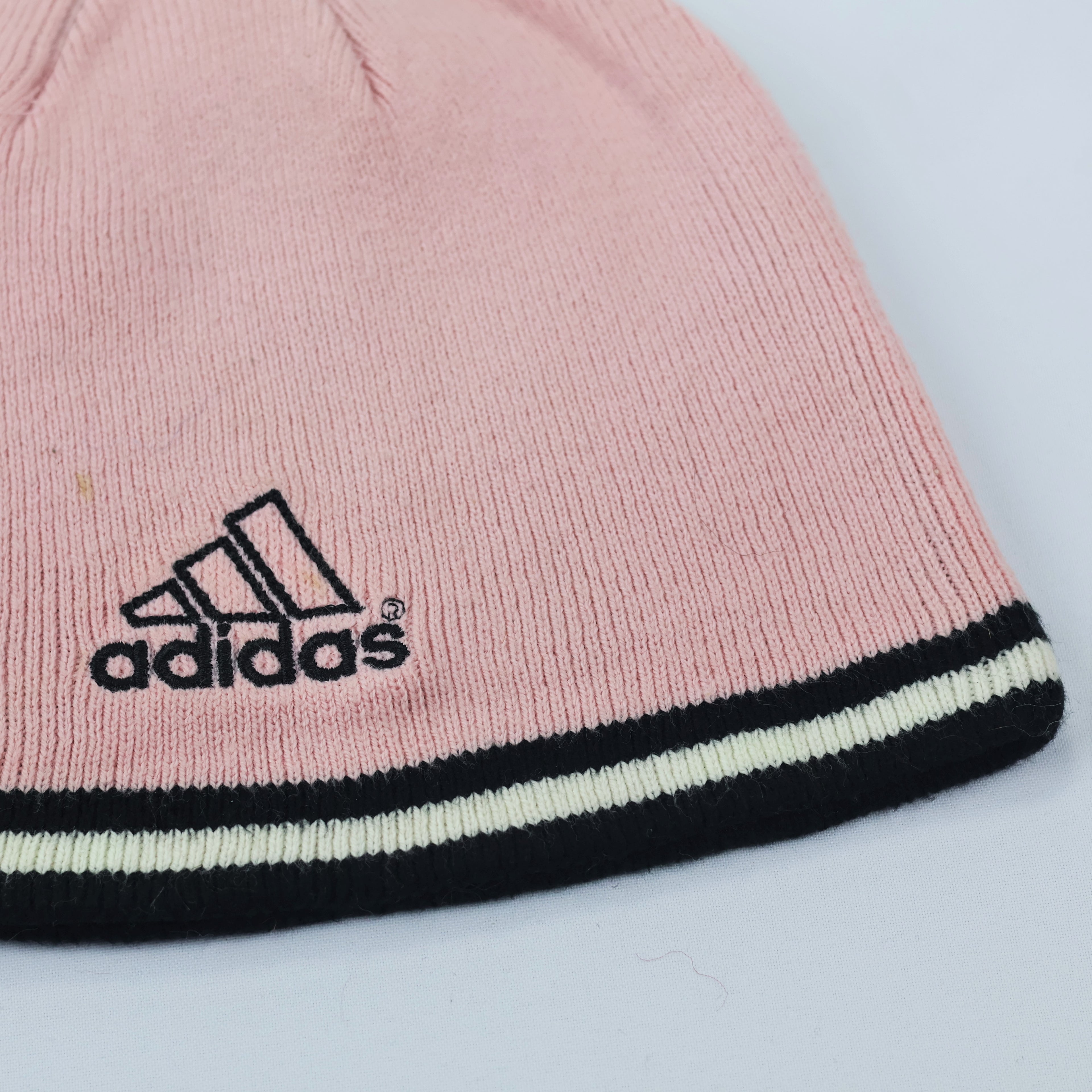 adidas Originals Pink Ribbed Thrifted Beanie Hat – Classic Trefoil Logo Winter Cap