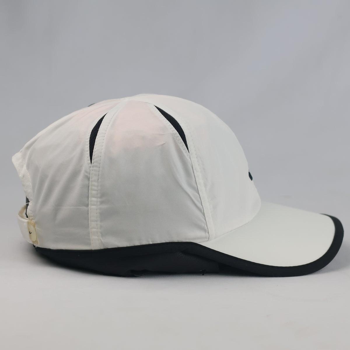 Thrifted Nike FIT Lightweight Breathable White Sport Cap | 10793