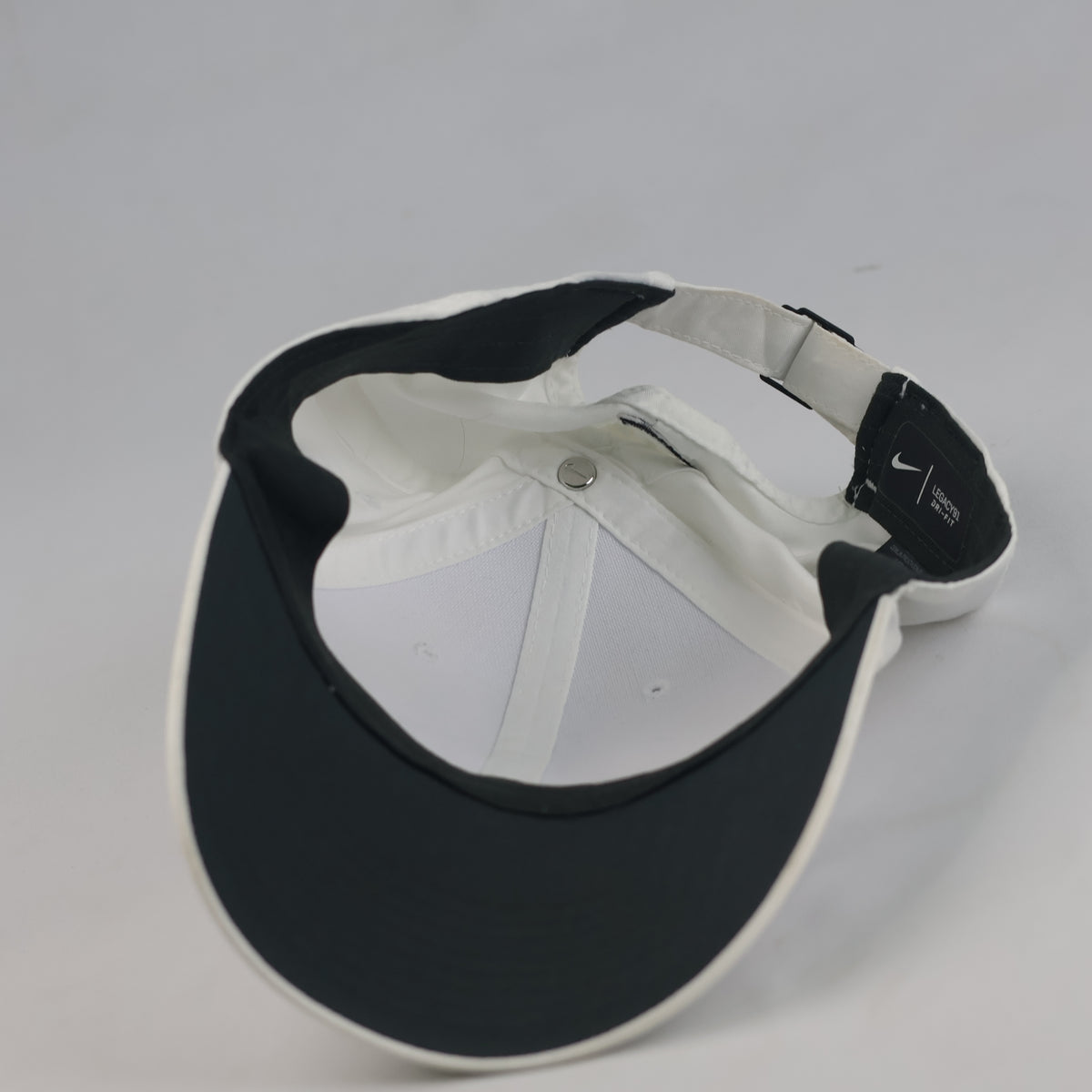 Thrifted Nike Golf White Swoosh Dri-FIT Sport Cap | 10791