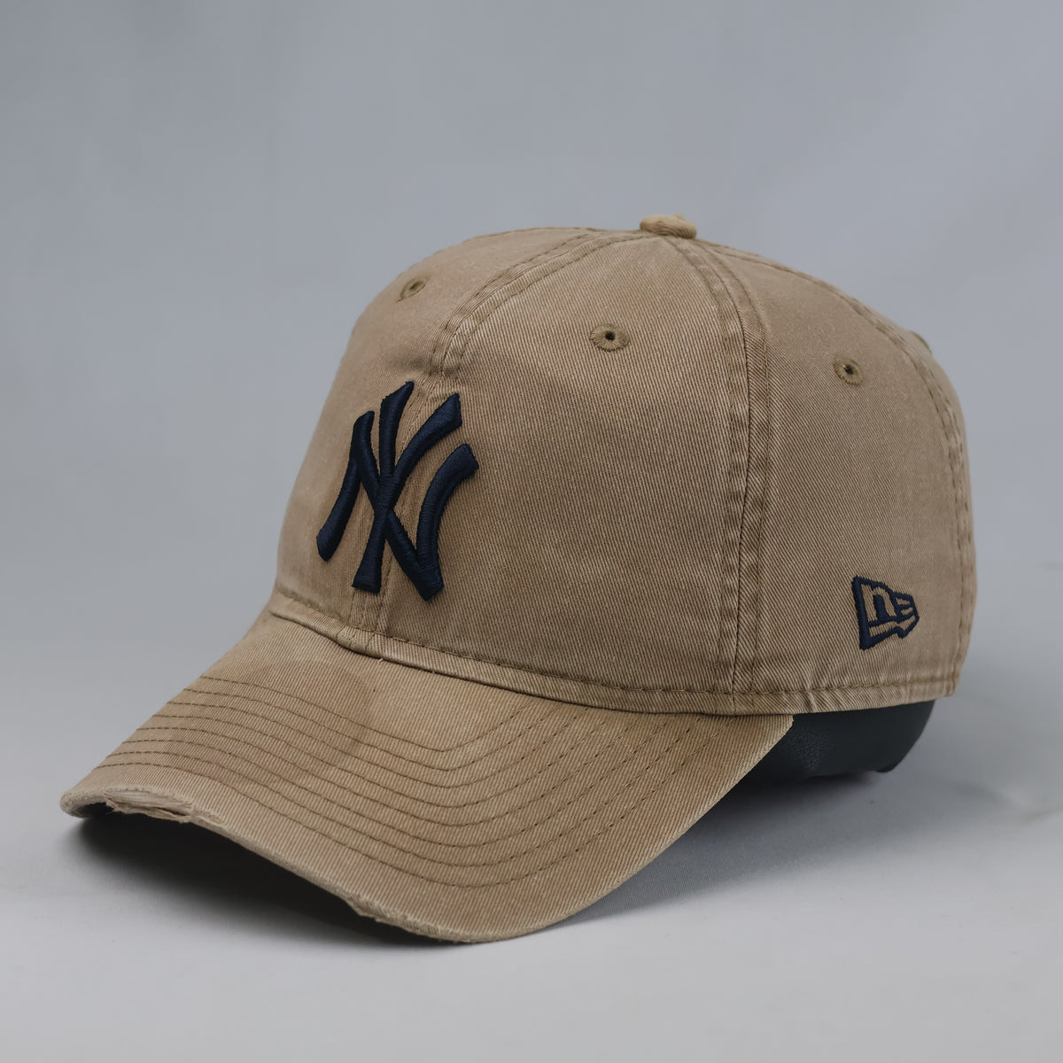 Thrifted New Era NY Yankees Beige Washed Strapback Cap | 10786