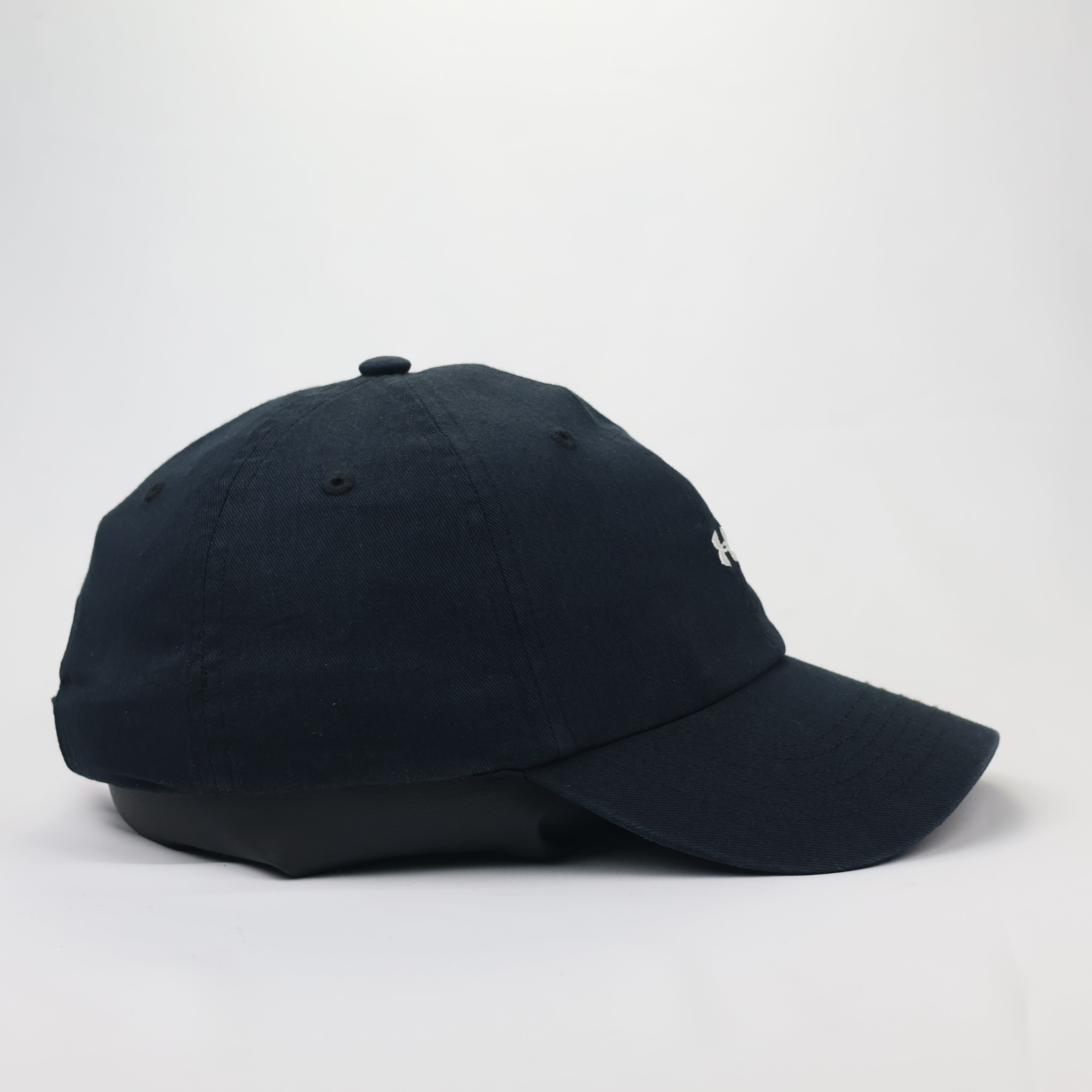 Under Armour Micro-Logo Thrifted Baseball Cap – Navy Blue Dad Hat