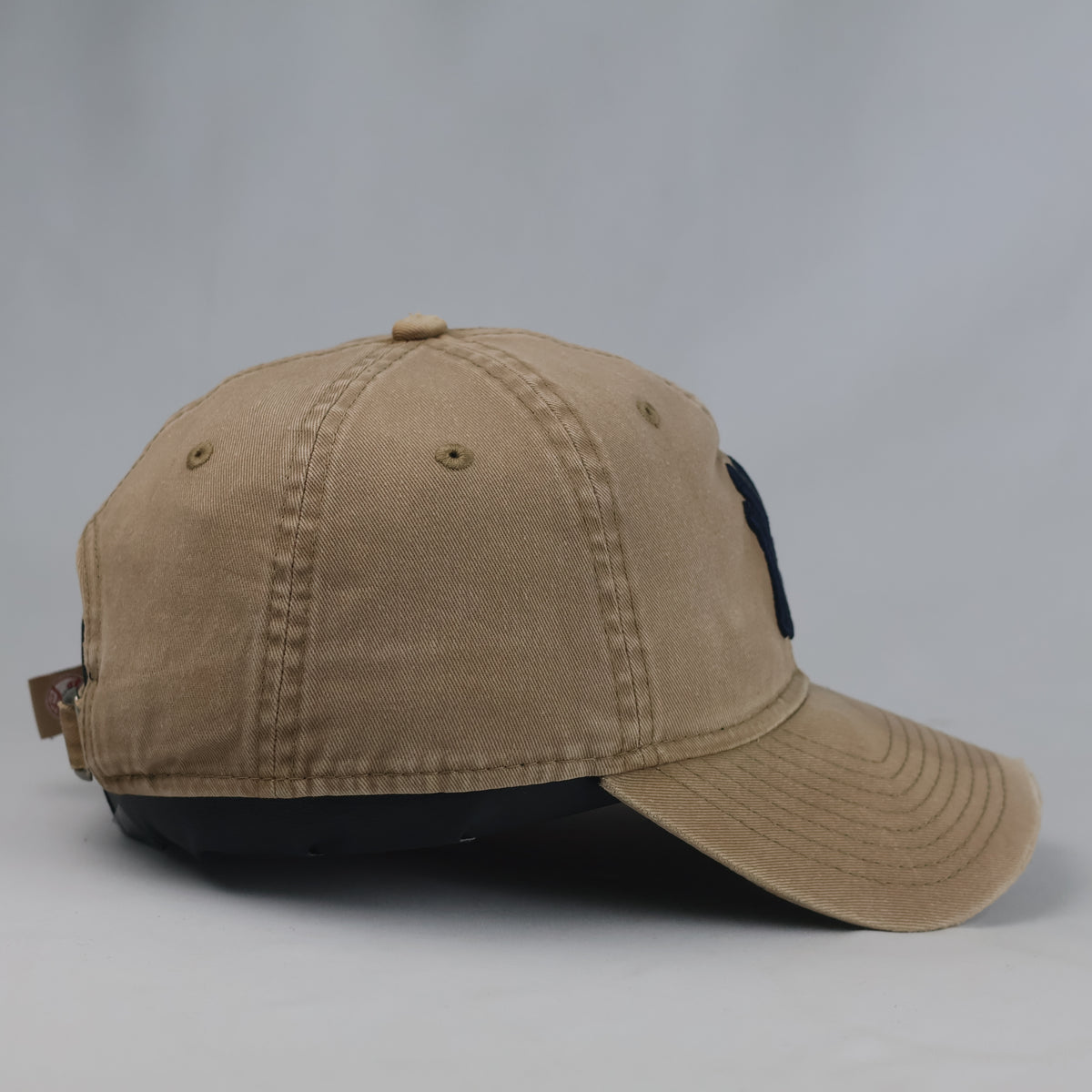 Thrifted New Era NY Yankees Beige Washed Strapback Cap | 10786
