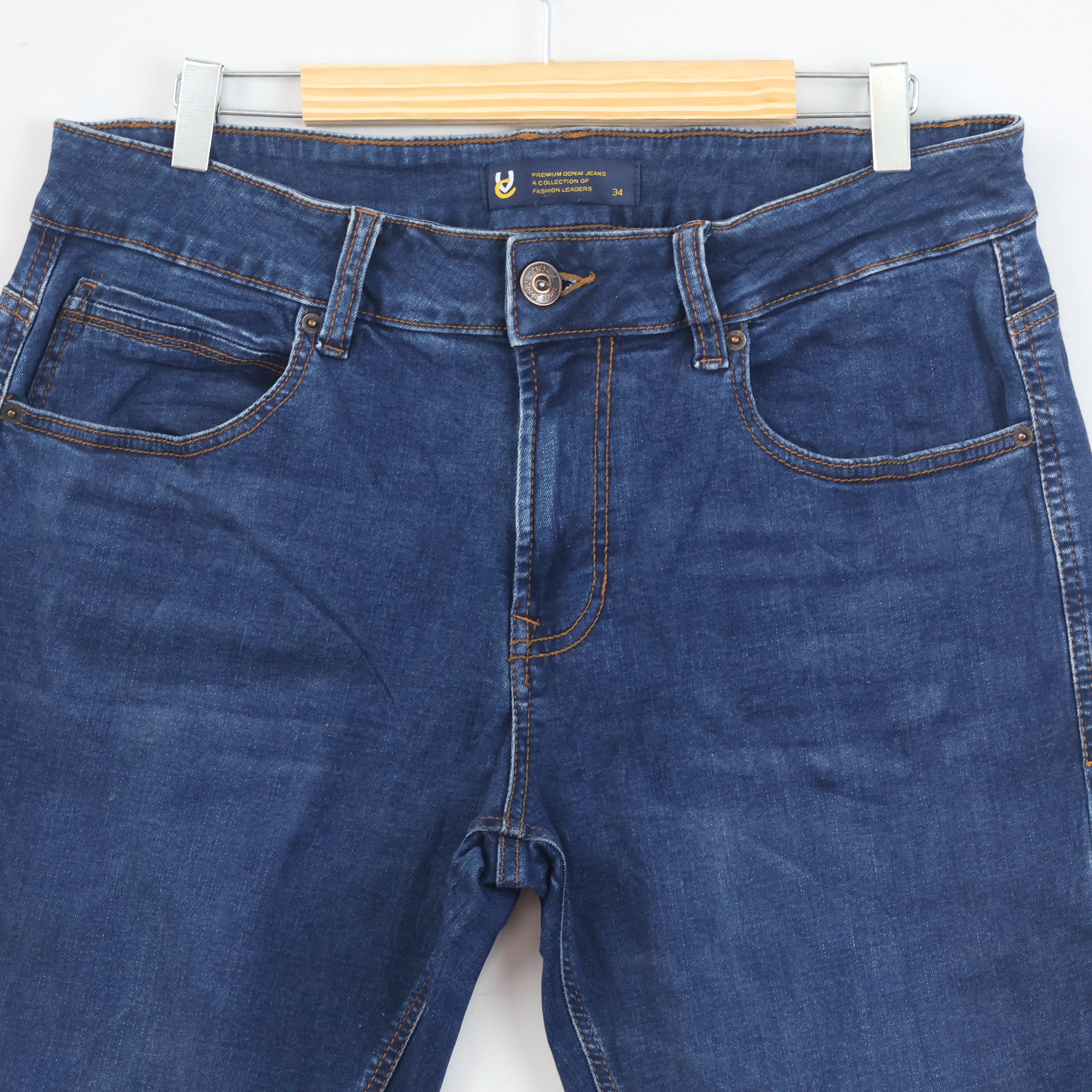 Thrifted UC Collection of Fashion Leaders Men's Blue Jeans 34 Waist/ J1033