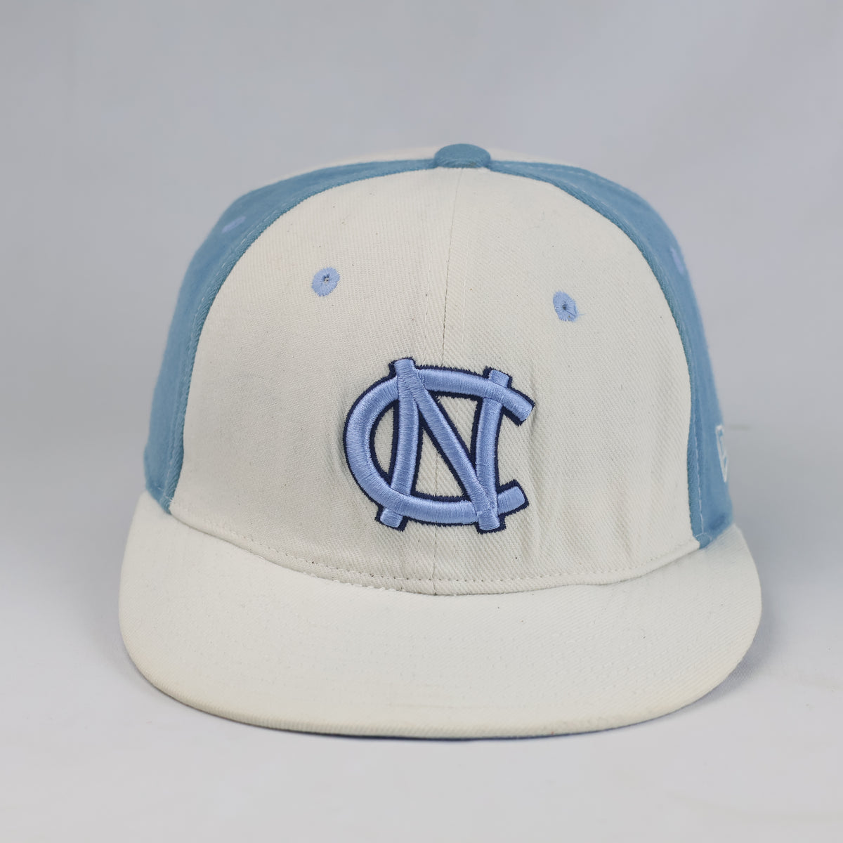 Thrifted New Era North Carolina Tar Heels Off-White & Carolina Blue Fitted Cap | 10787