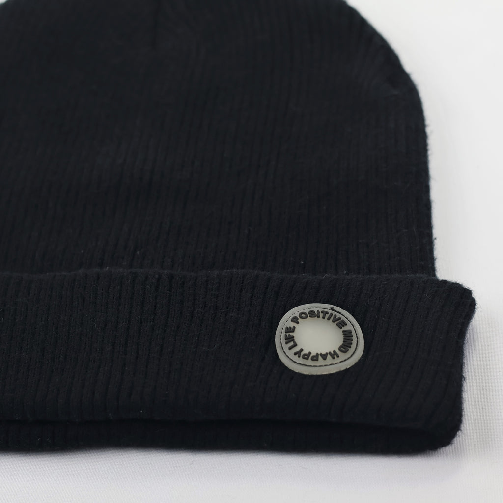 Zara Men’s Black Ribbed Thrifted Beanie – Minimalist Knit Winter Cap