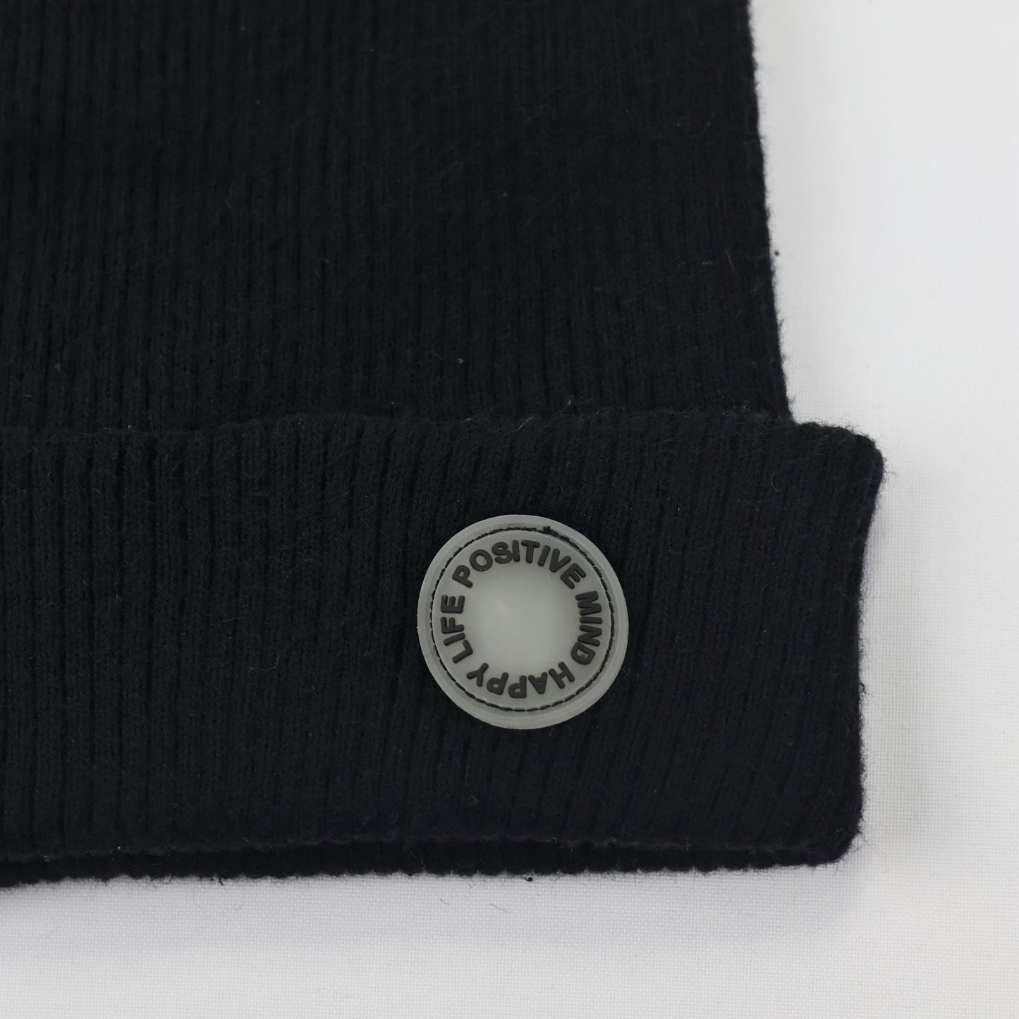Zara Men’s Black Ribbed Thrifted Beanie – Minimalist Knit Winter Cap