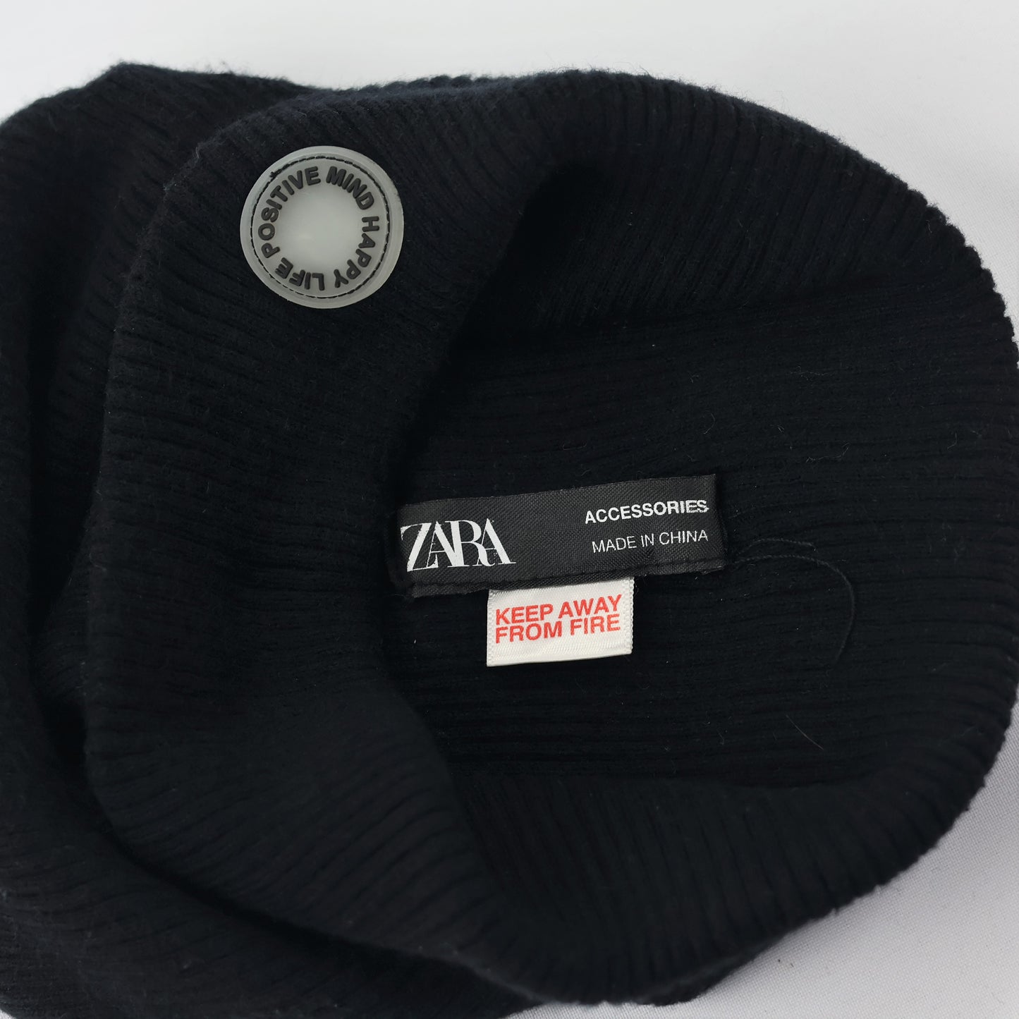 Zara Men’s Black Ribbed Thrifted Beanie – Minimalist Knit Winter Cap