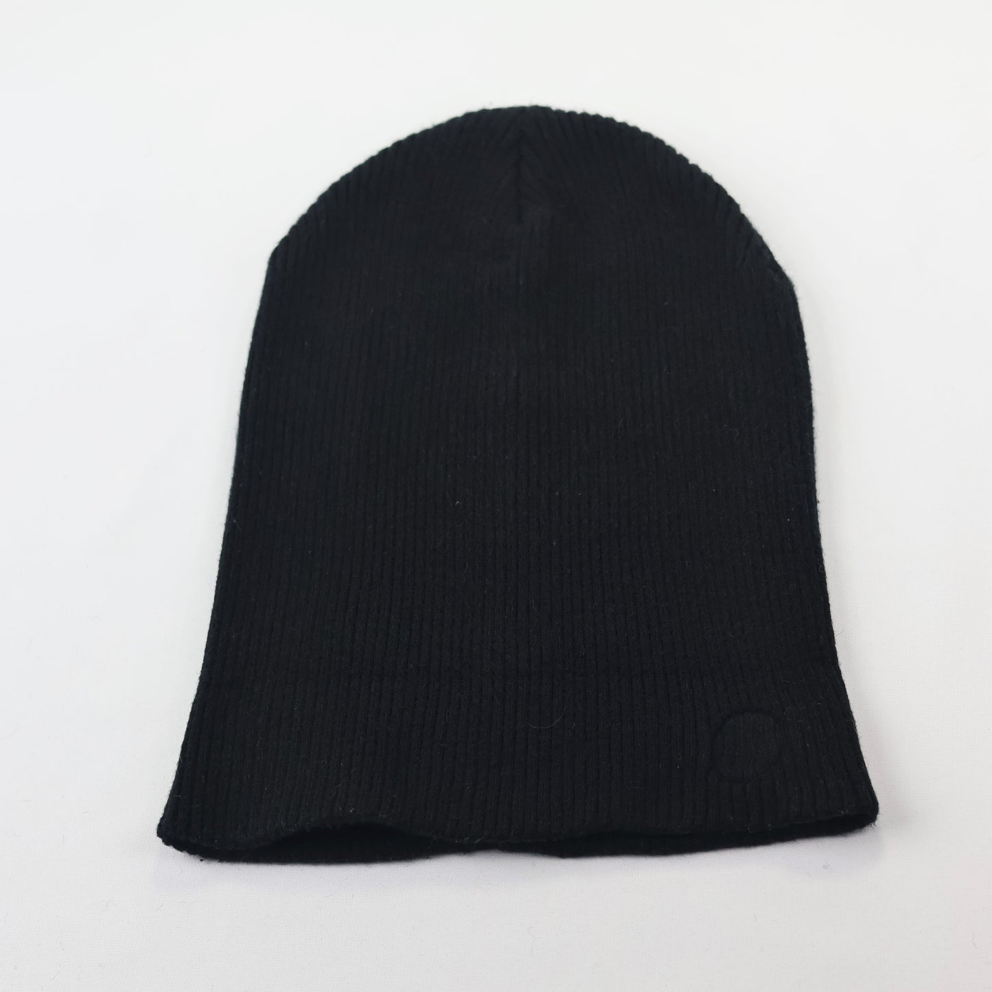 Zara Men’s Black Ribbed Thrifted Beanie – Minimalist Knit Winter Cap