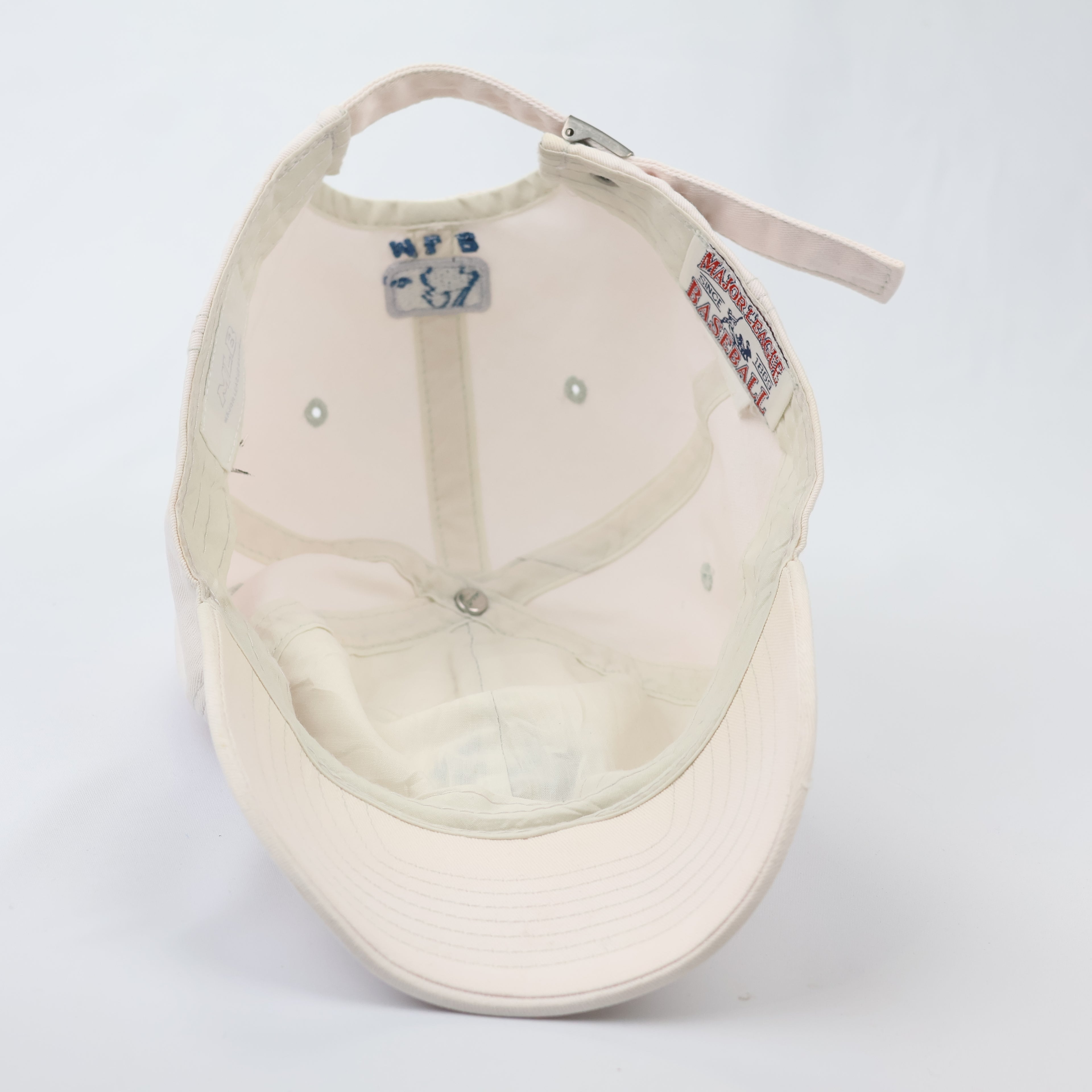 MLB New York Yankees Curved Brim Thrifted Cap - Off-White/Blue