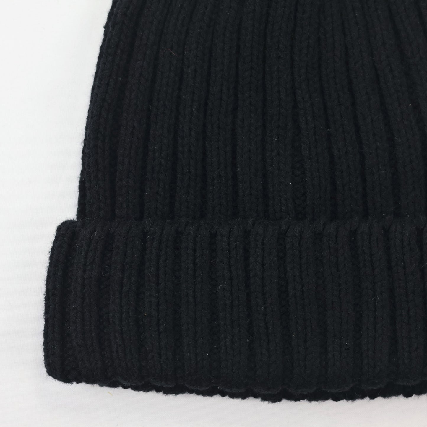 H&M Divided Black Ribbed Thrifted Beanie – Classic Urban Streetwear Winter Hat