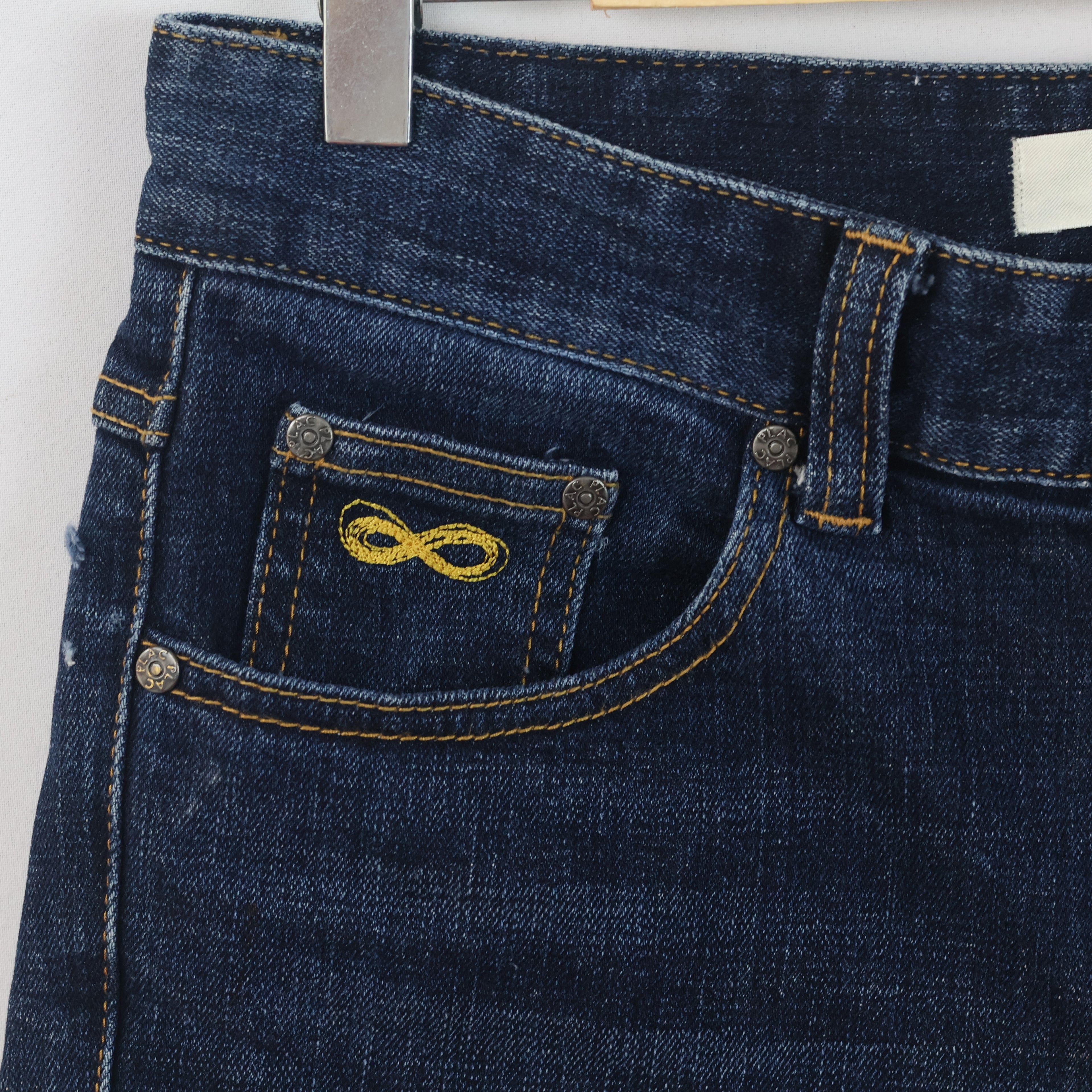 Thrifted PLAC Men's Deep Indigo Blue Ripped Jeans 30-32 Waist/ J1026