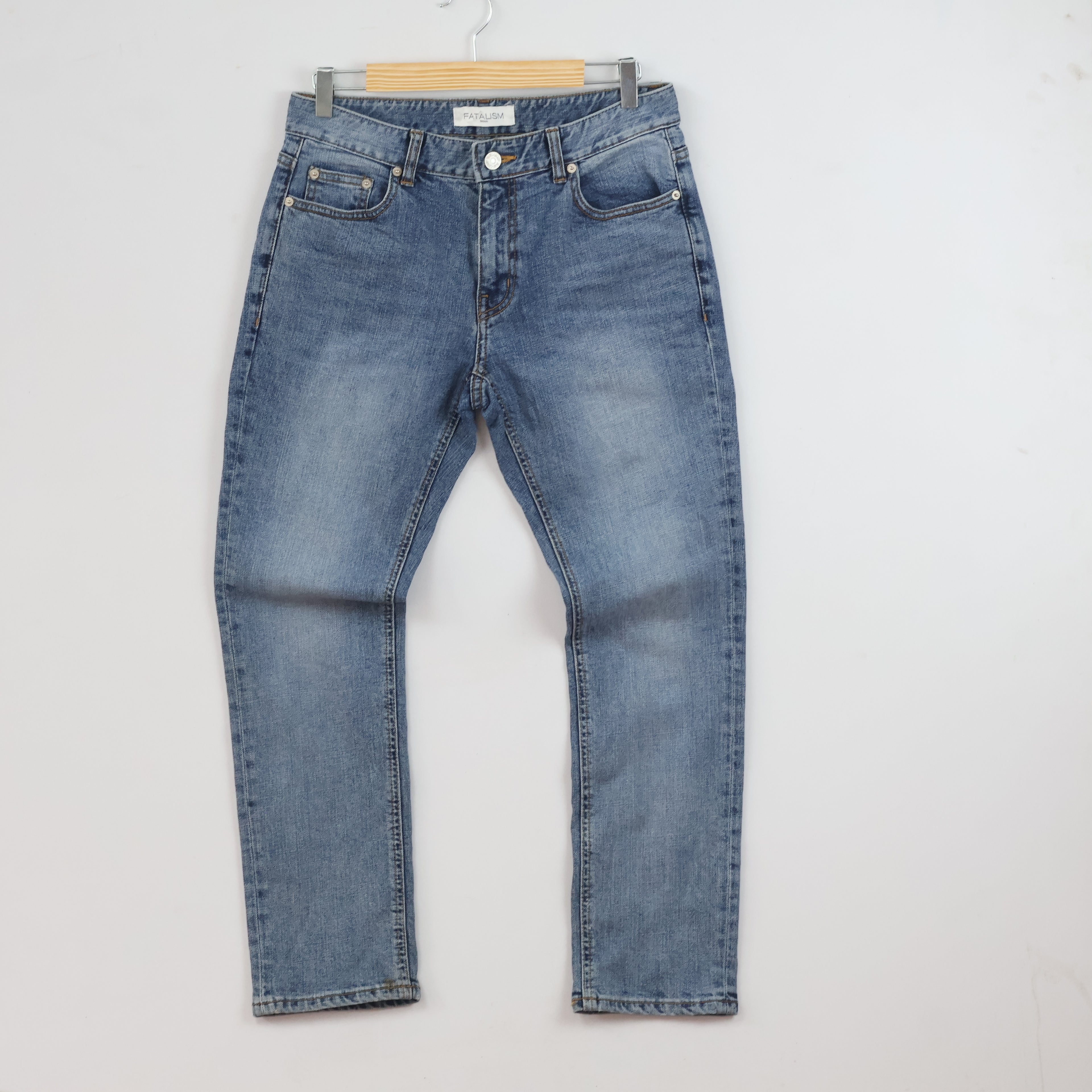 Thrifted Fatalism Men's Blue Straight Leg Denim Jeans 32 Waist/ J1025