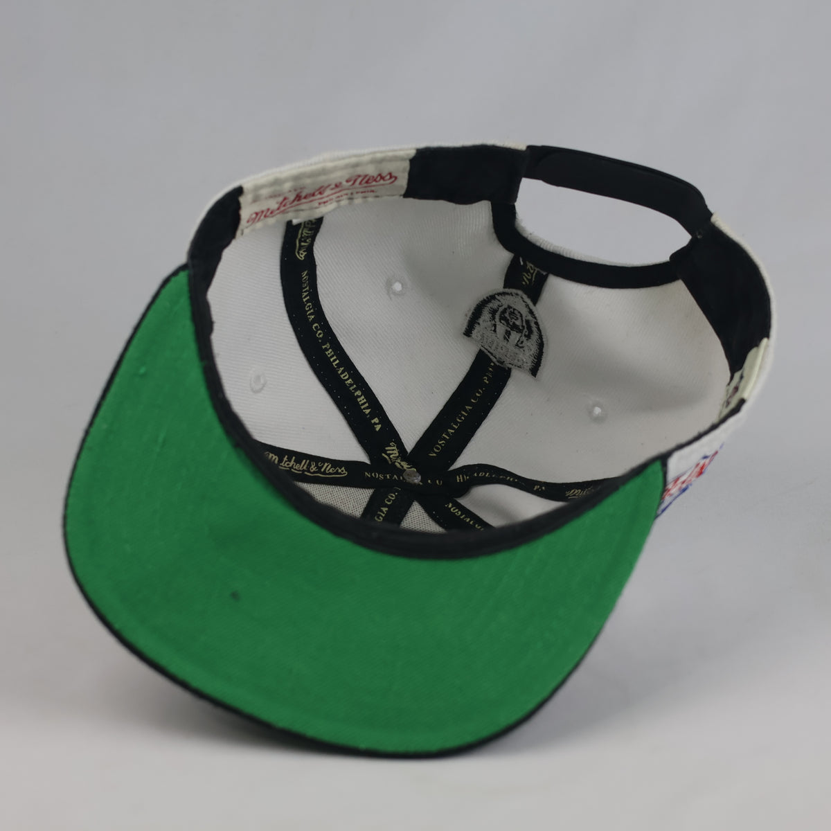 Mitchell & Ness LA Raiders Green Underbrim Two-Tone Snapback Cap | 10803