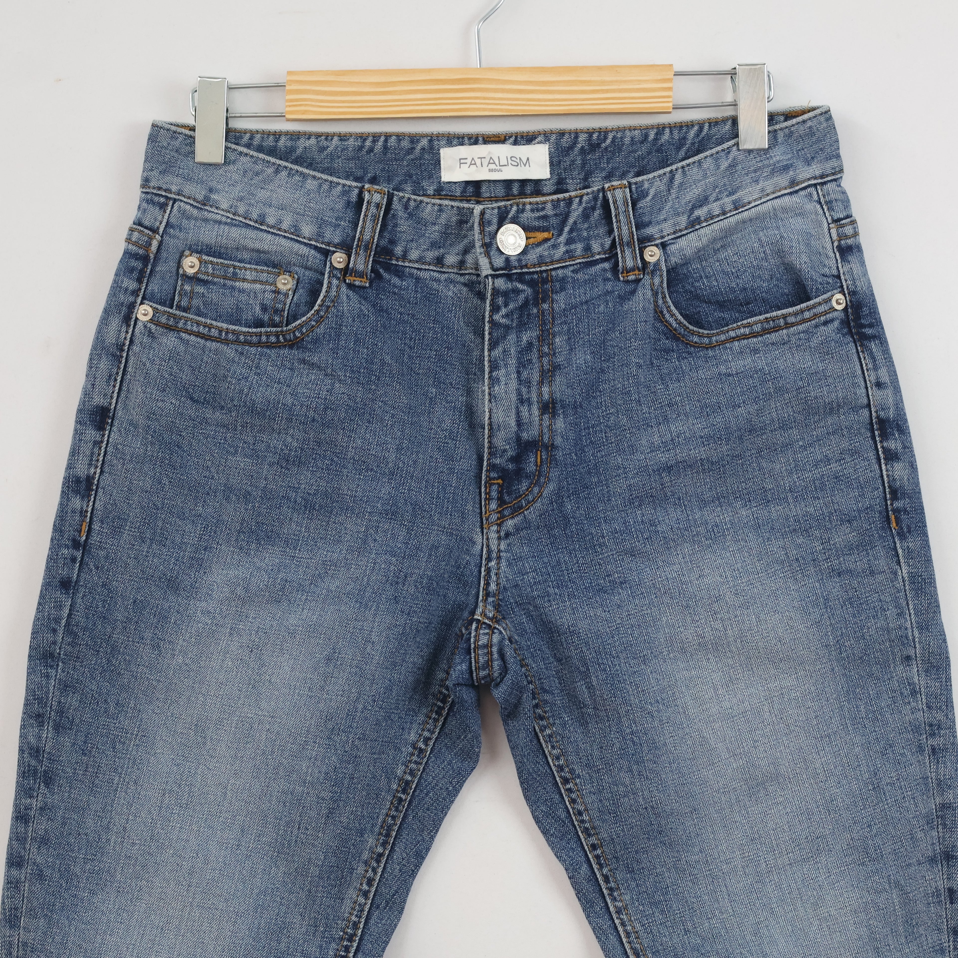 Thrifted Fatalism Men's Blue Straight Leg Denim Jeans 32 Waist/ J1025
