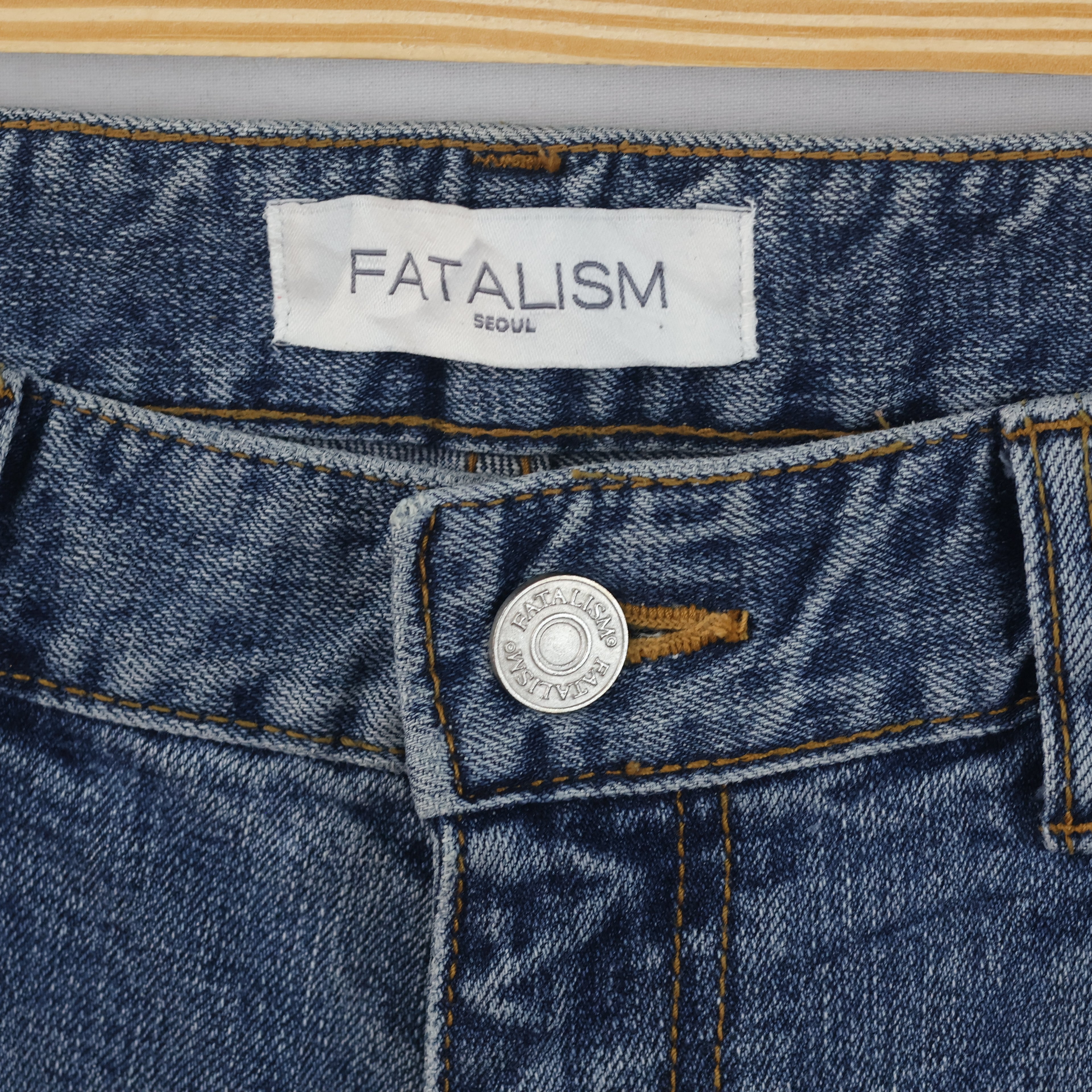 Thrifted Fatalism Men's Blue Straight Leg Denim Jeans 32 Waist/ J1025