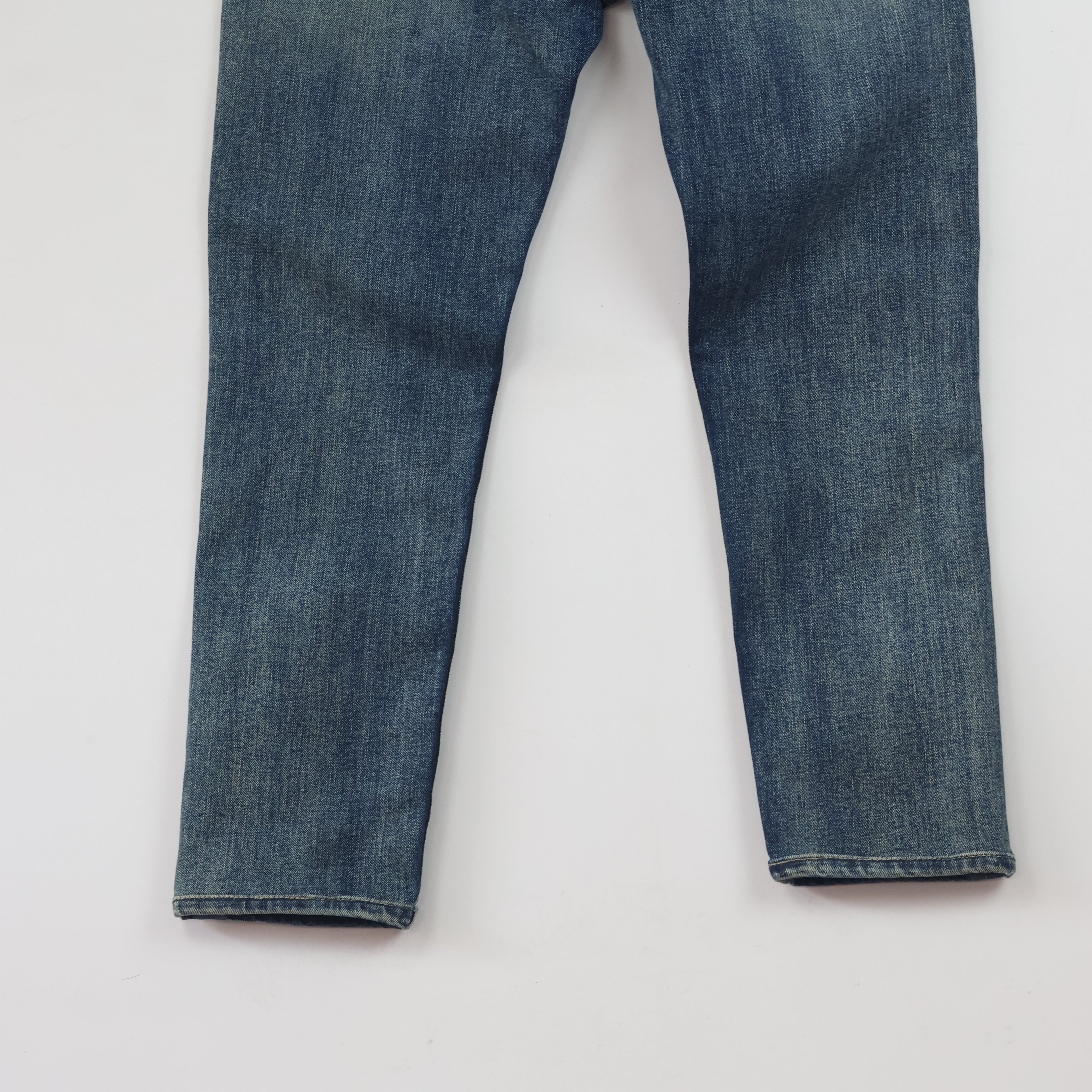 Vintage MOD.9 Men's Medium Wash Thrifted Denim Jeans 30 Waist/ J1043
