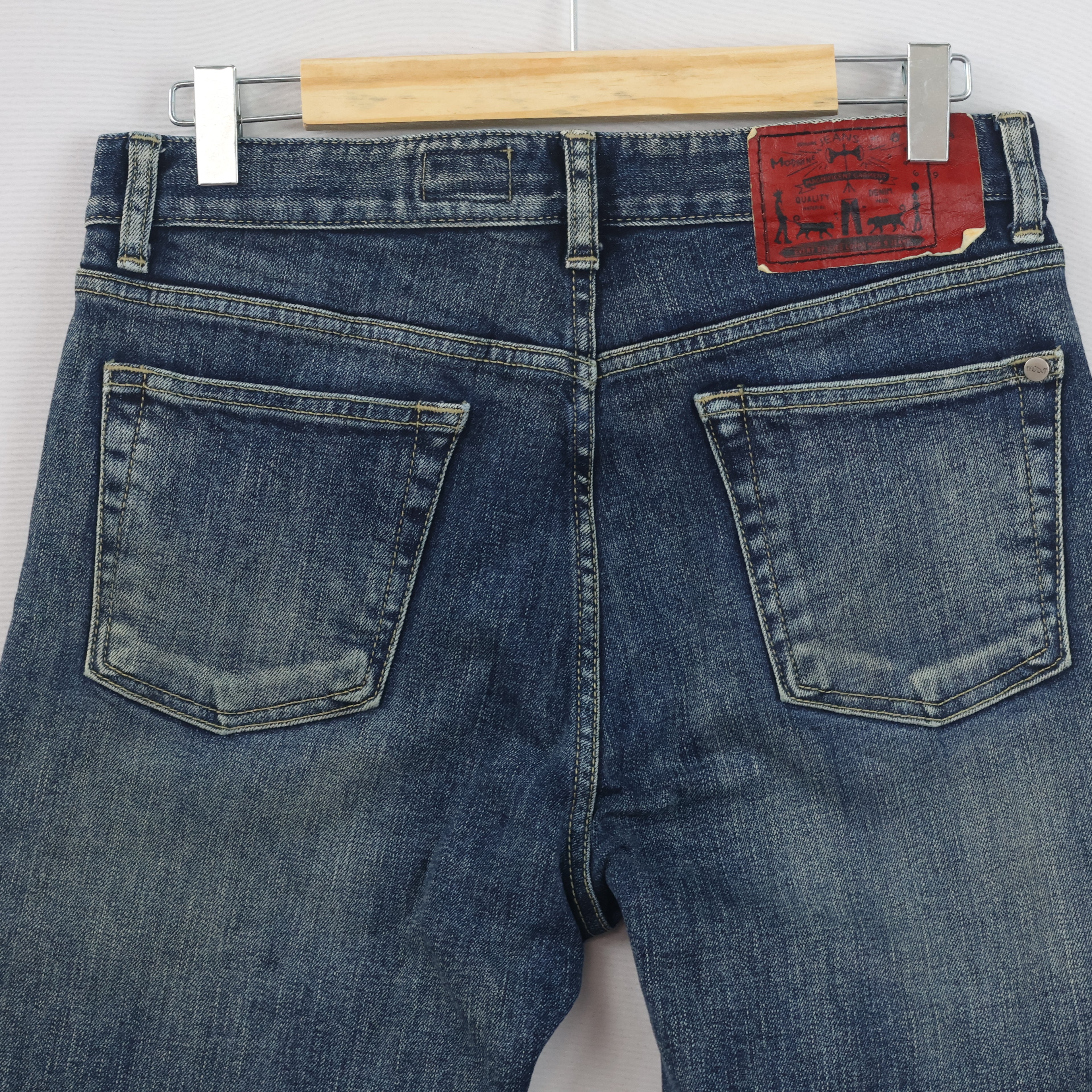 Vintage MOD.9 Men's Medium Wash Thrifted Denim Jeans 30 Waist/ J1043