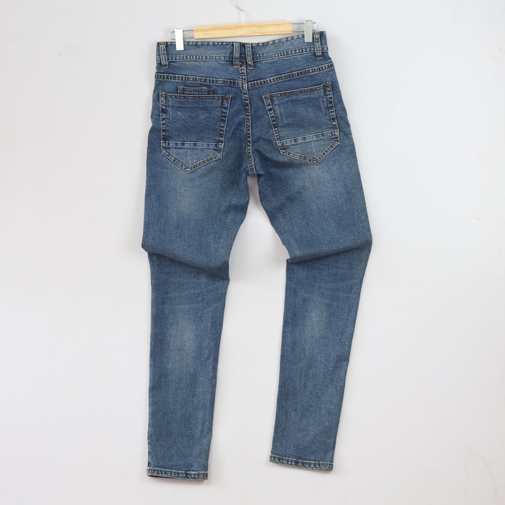 Thrifted Men's Ripped Blue Slim Fit Denim Jeans 28 Waist/ J1041