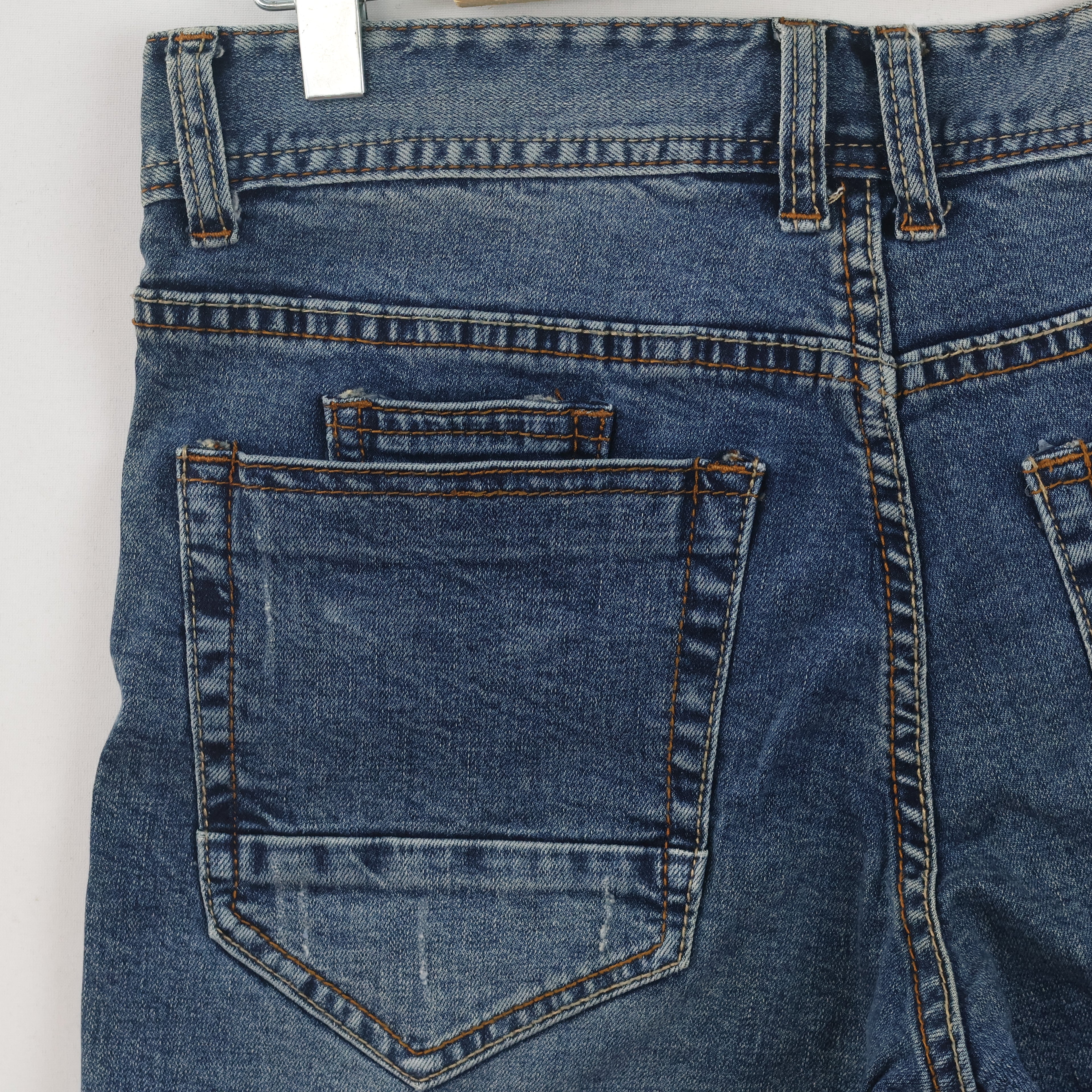 Thrifted Men's Ripped Blue Slim Fit Denim Jeans 28 Waist/ J1041