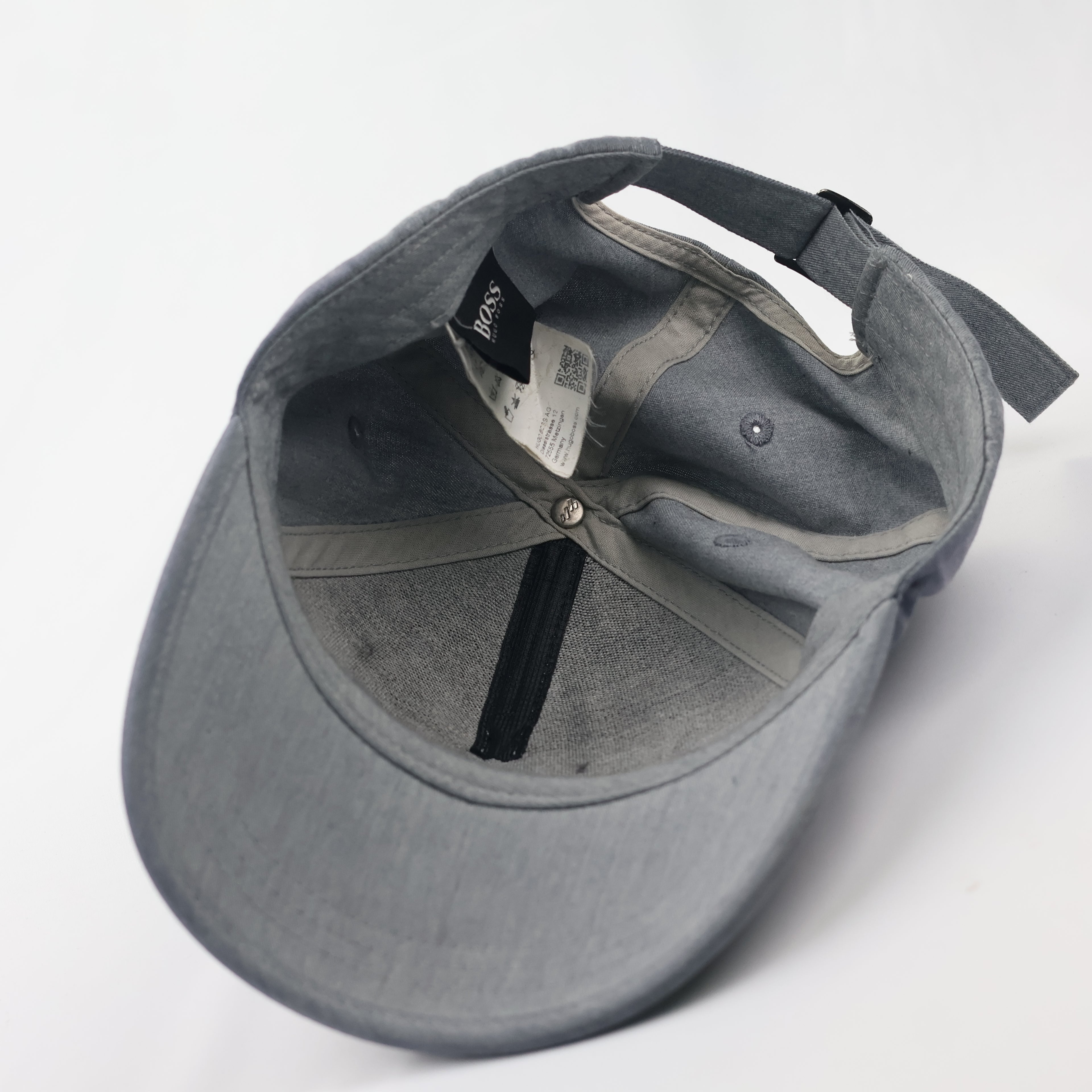 Hugo Boss Grey Vintage Thrifted Baseball Cap - Authentic Thrifted