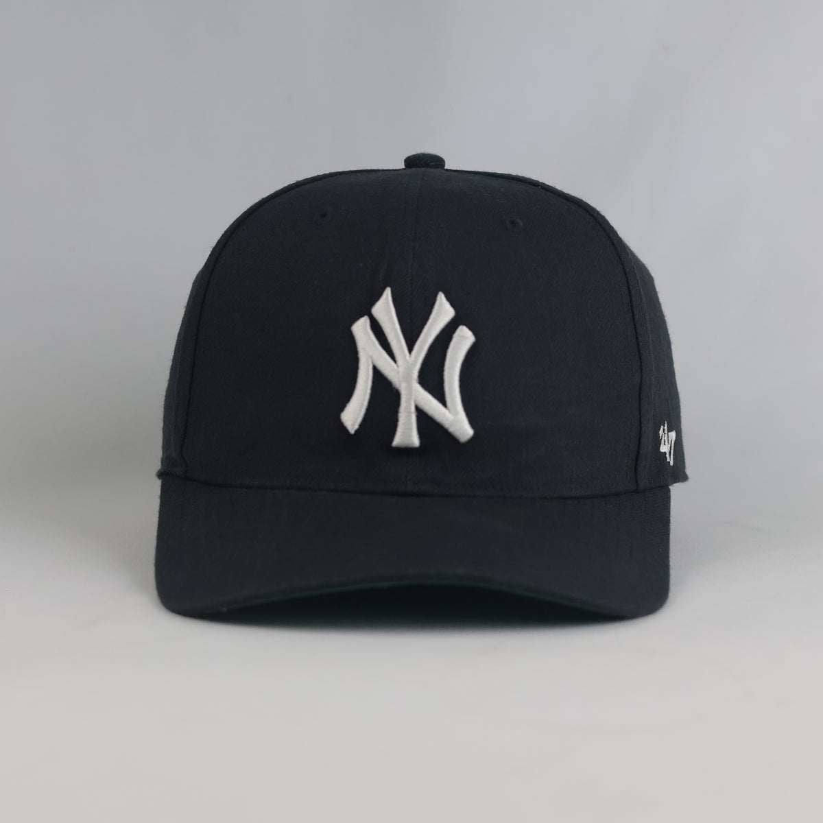 Thrifted ’47 Brand NY Yankees Black Snapback Hat Green Bottom | 10815