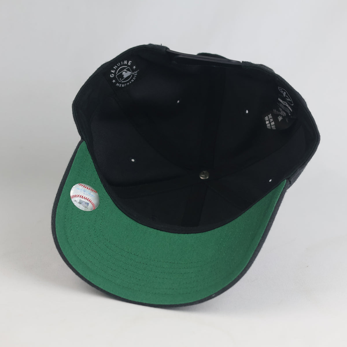Thrifted ’47 Brand NY Yankees Black Snapback Hat Green Bottom | 10815