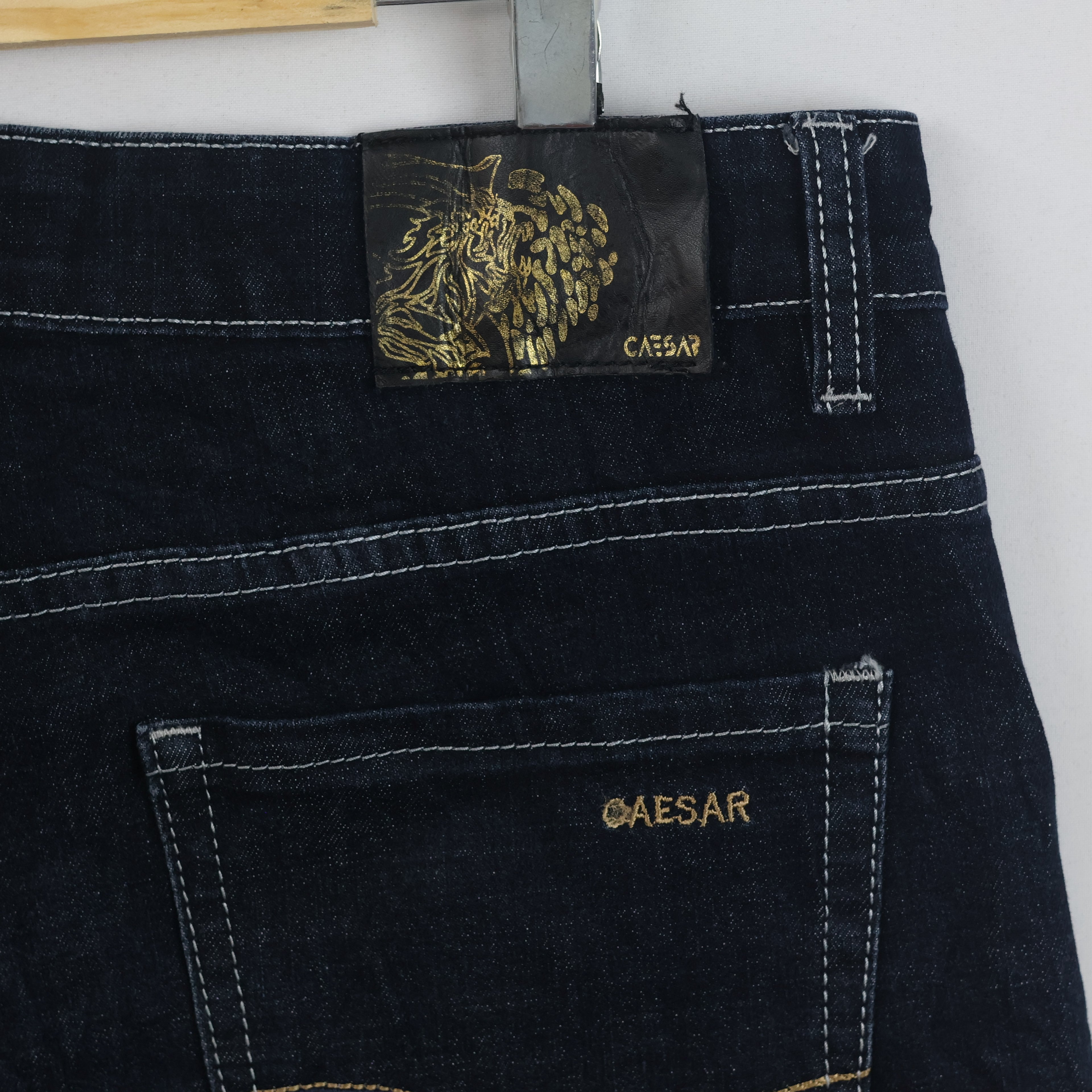 Thrifted Caesar Men's Deep Indigo Blue Denim Jeans 34 Waist/ J1036