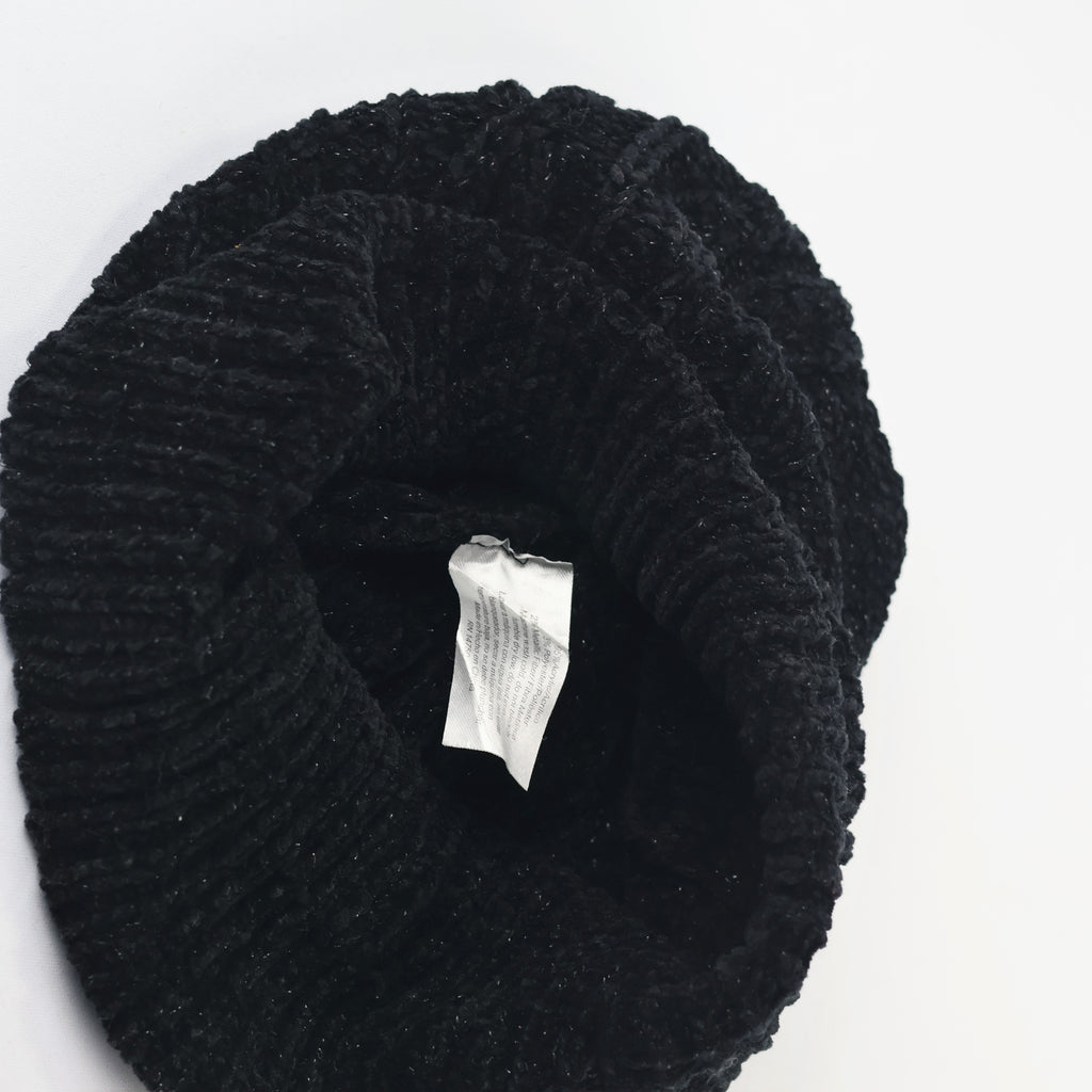 Premium Black Thrifted Beanie – Minimalist Casual Winter Headwear