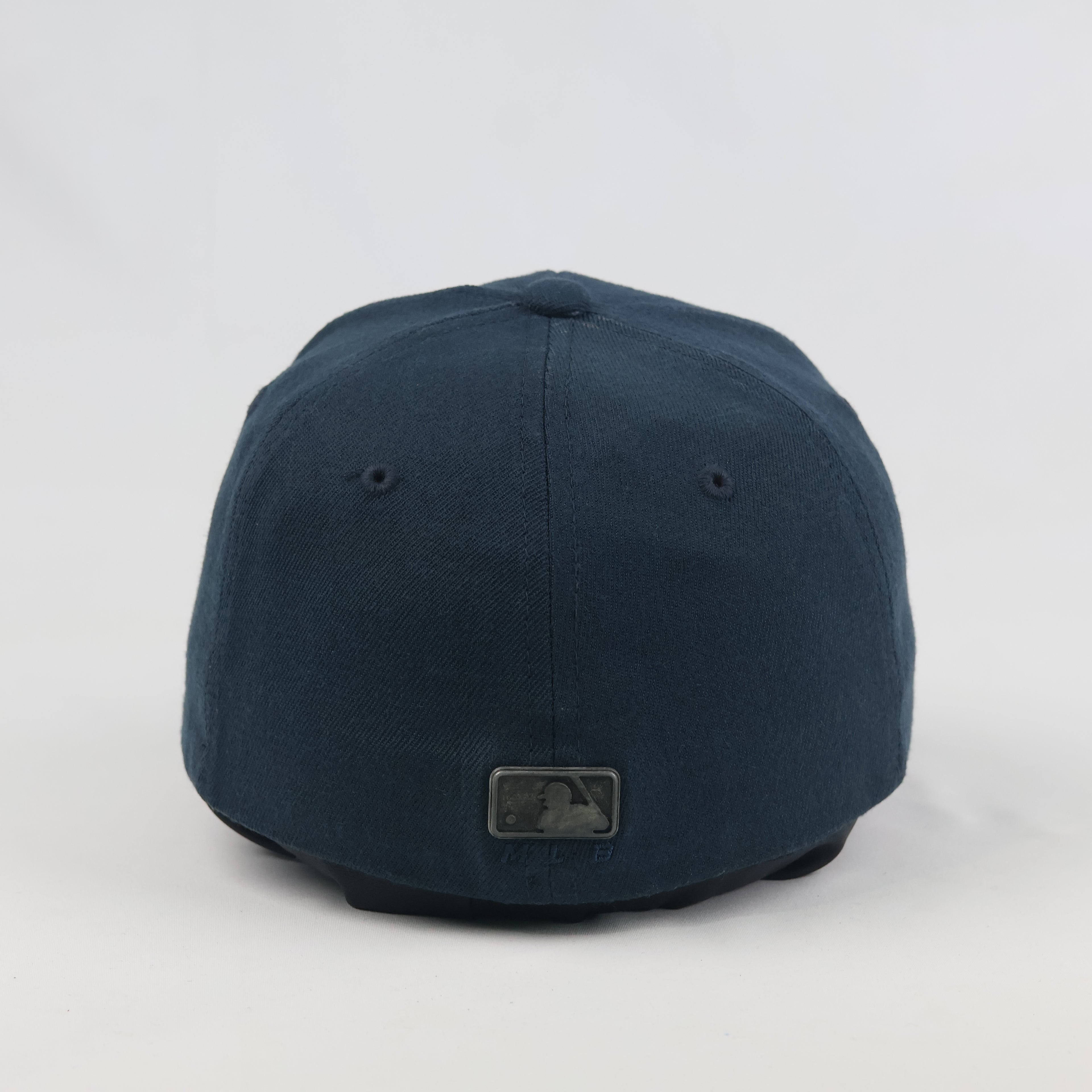 Vintage Atlanta Braves Fitted Hat | Thrifted Navy Blue MLB Baseball Cap S/M