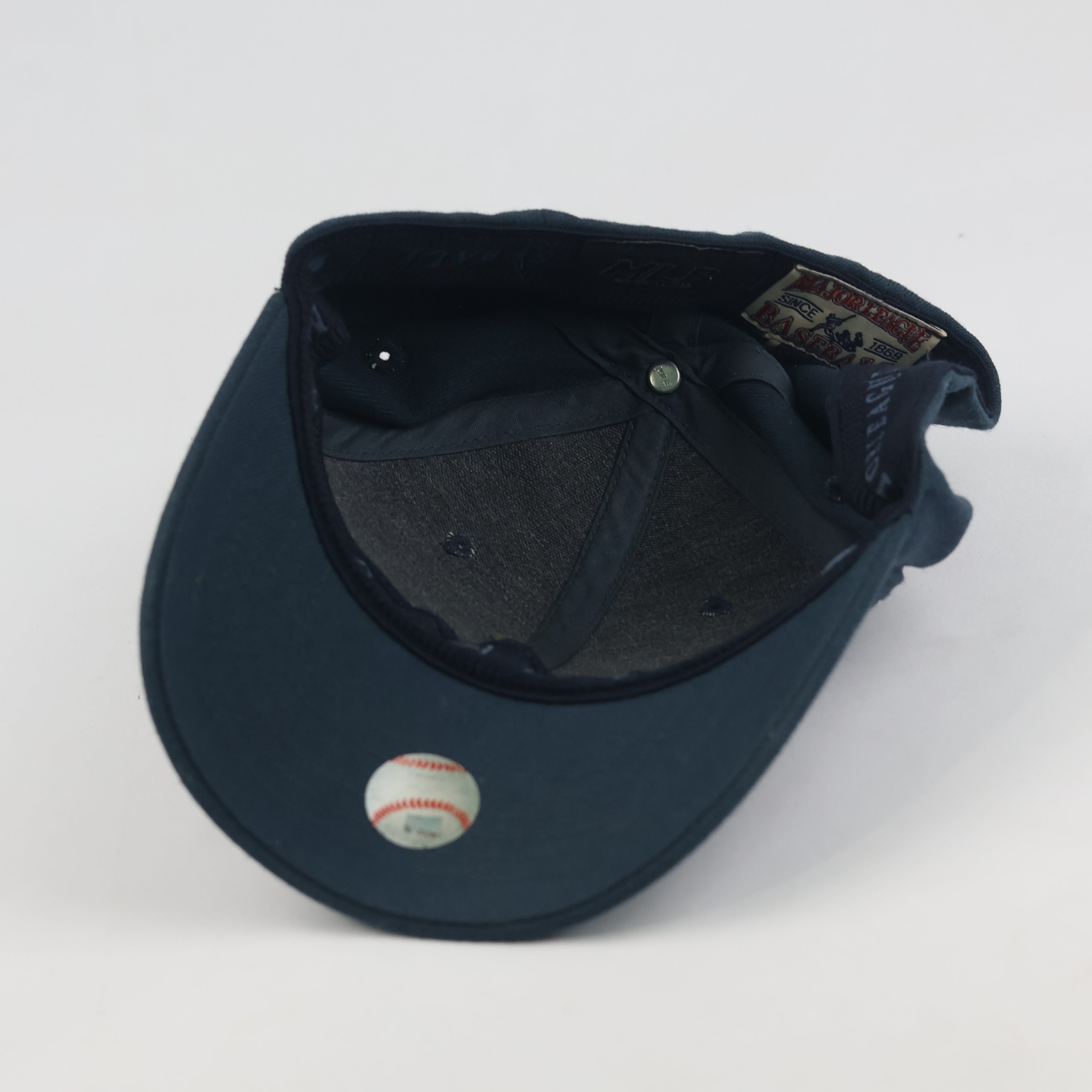 Vintage Atlanta Braves Fitted Hat | Thrifted Navy Blue MLB Baseball Cap S/M