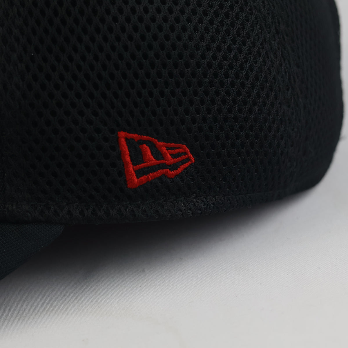 Thrifted New Era 9FORTY Bauer Vapor 1X Hockey Mesh Trucker Hat | 10817