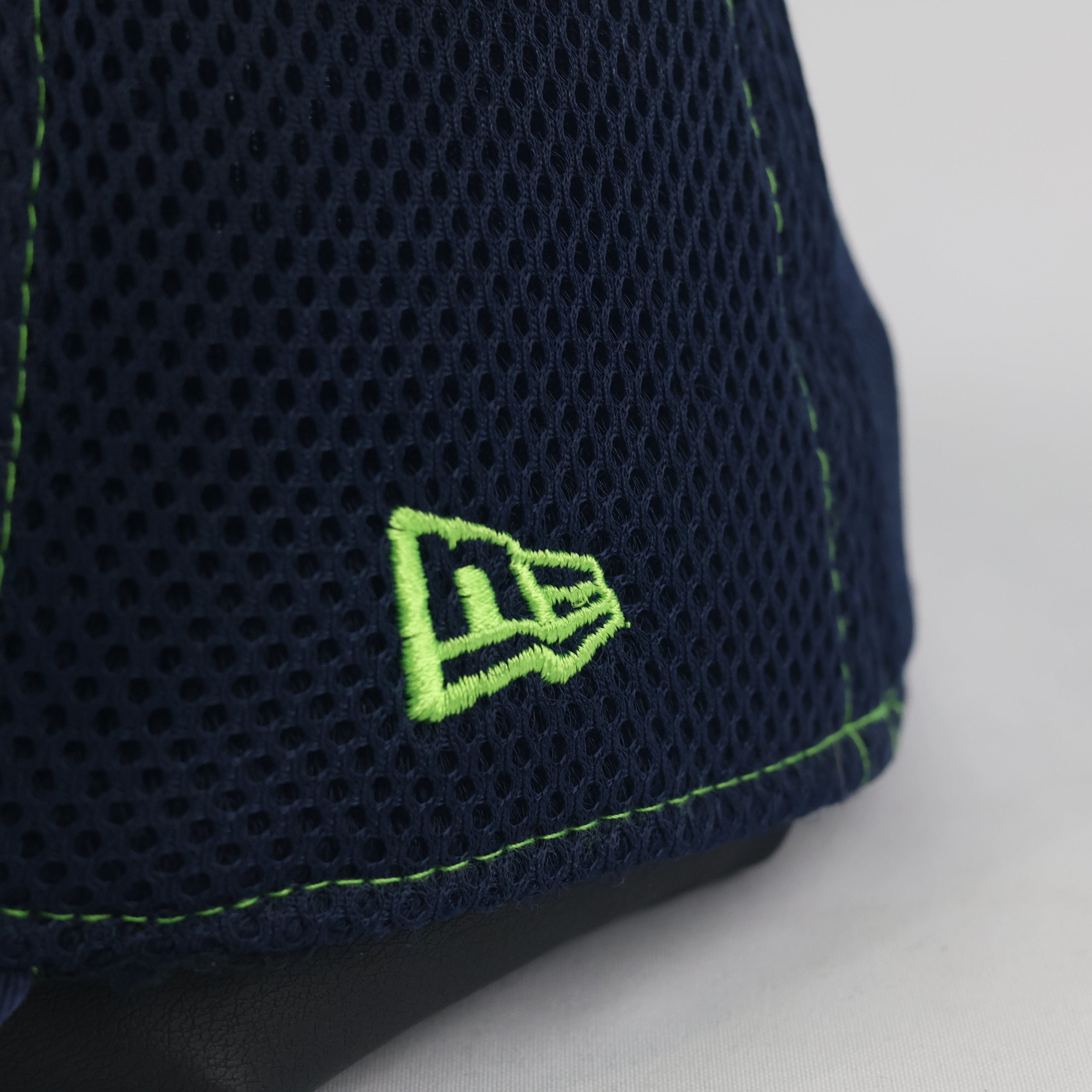 Vintage New Era 39THIRTY Seattle Seahawks Hat | Thrifted Navy Mesh Flexfit Cap