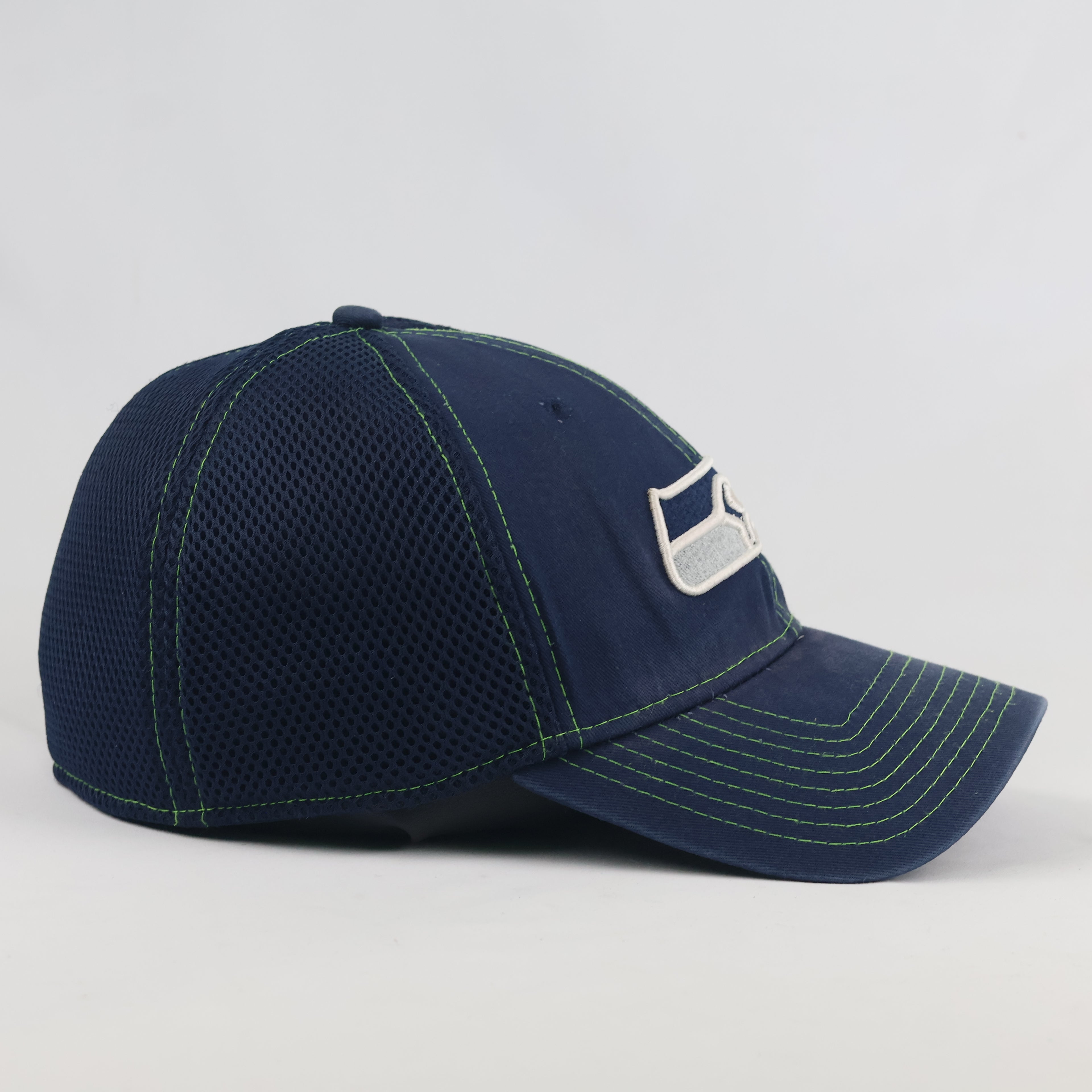 Vintage New Era 39THIRTY Seattle Seahawks Hat | Thrifted Navy Mesh Flexfit Cap