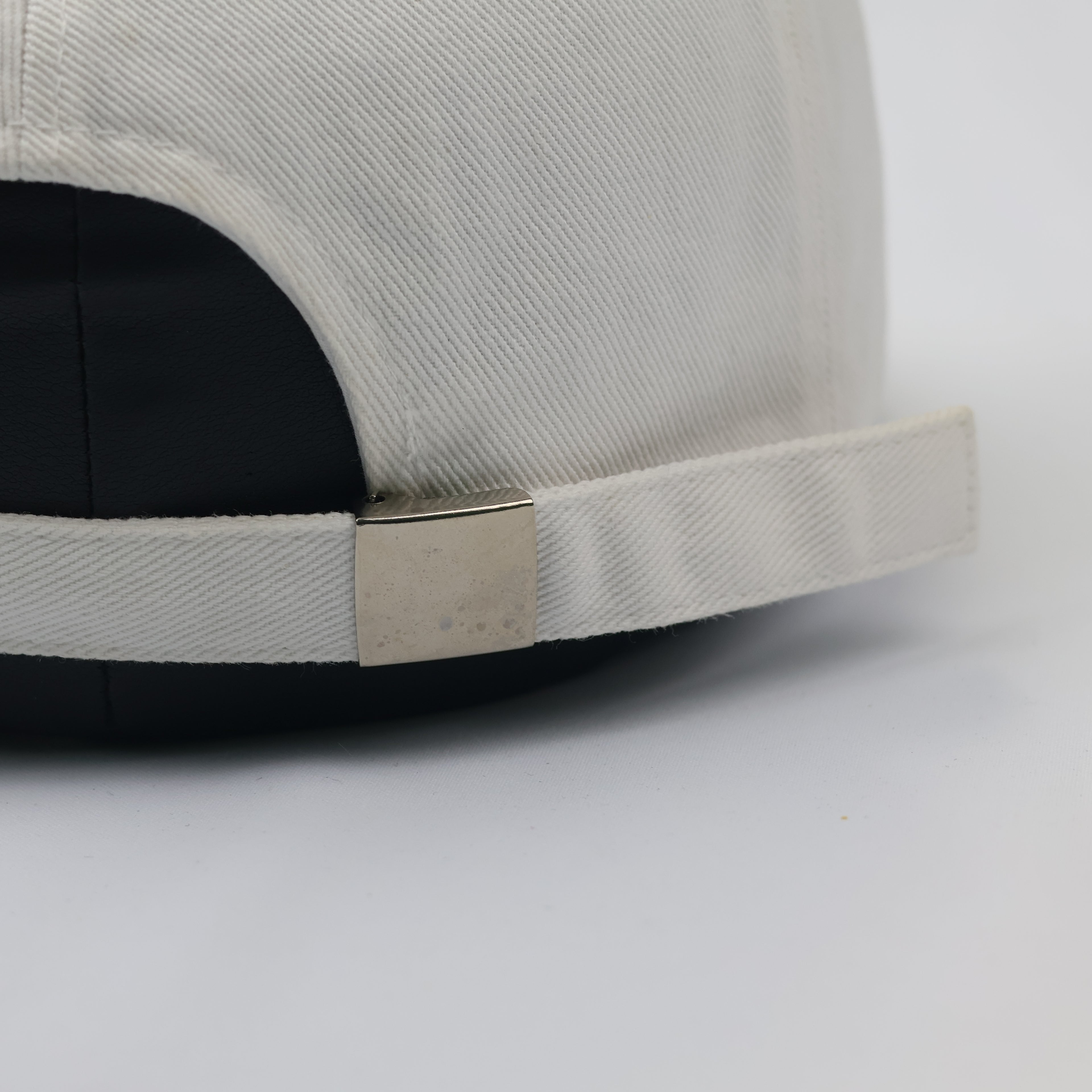 White Piercing Hoop Dad Hat - K-Pop Style Script Embroidered Cap