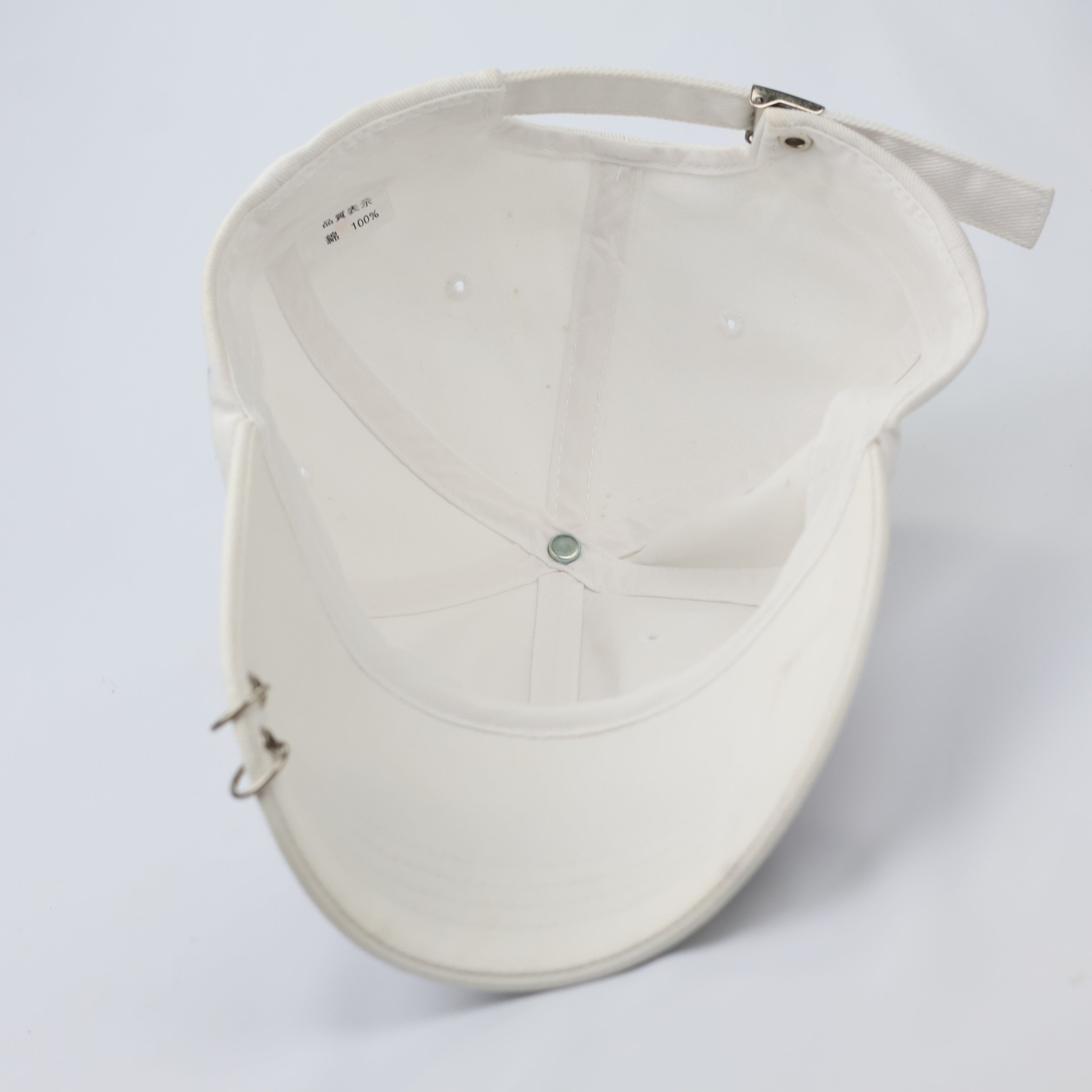 White Piercing Hoop Dad Hat - K-Pop Style Script Embroidered Cap