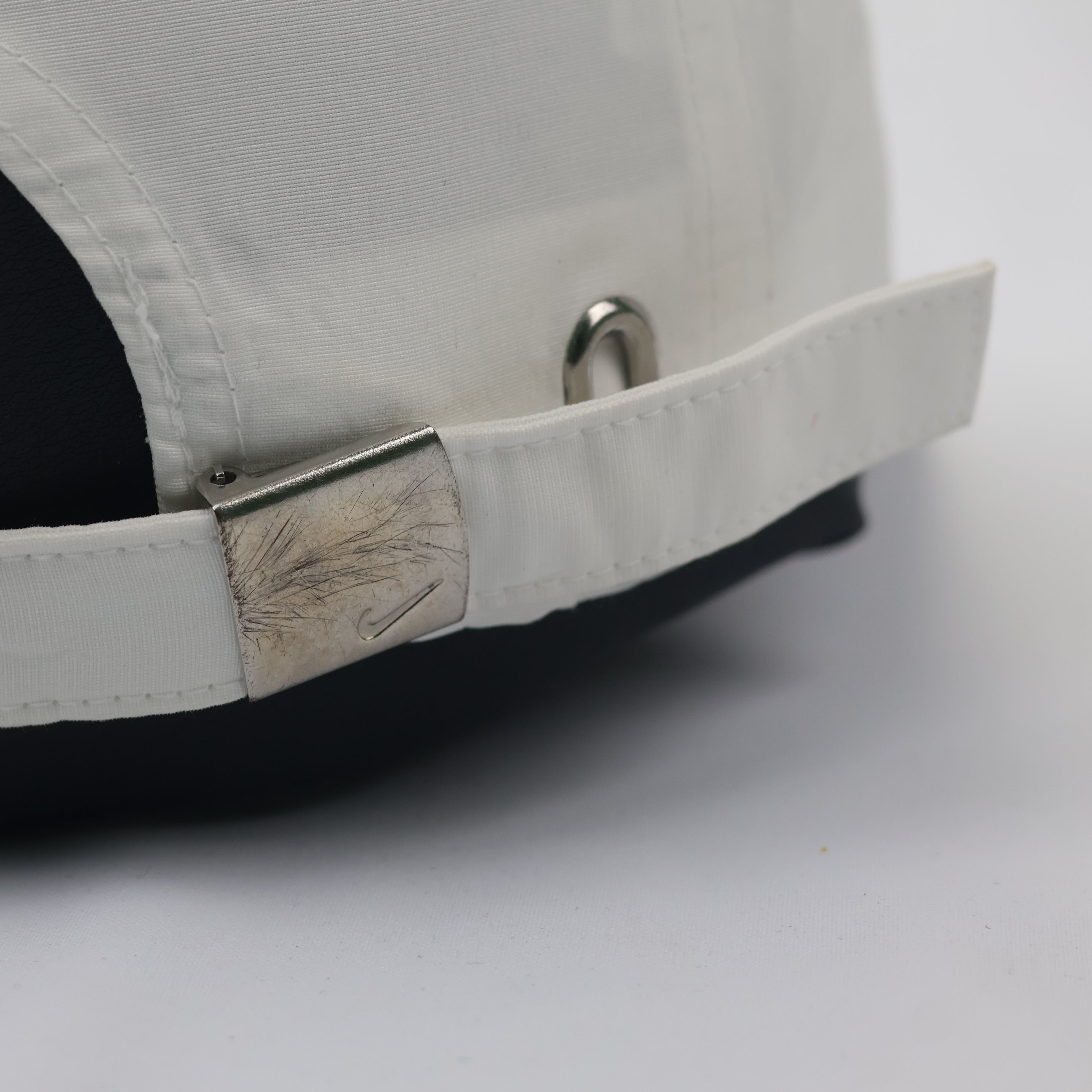Nike Heritage86 Metal Swoosh Thrifted Cap - White Adjustable Dad Hat