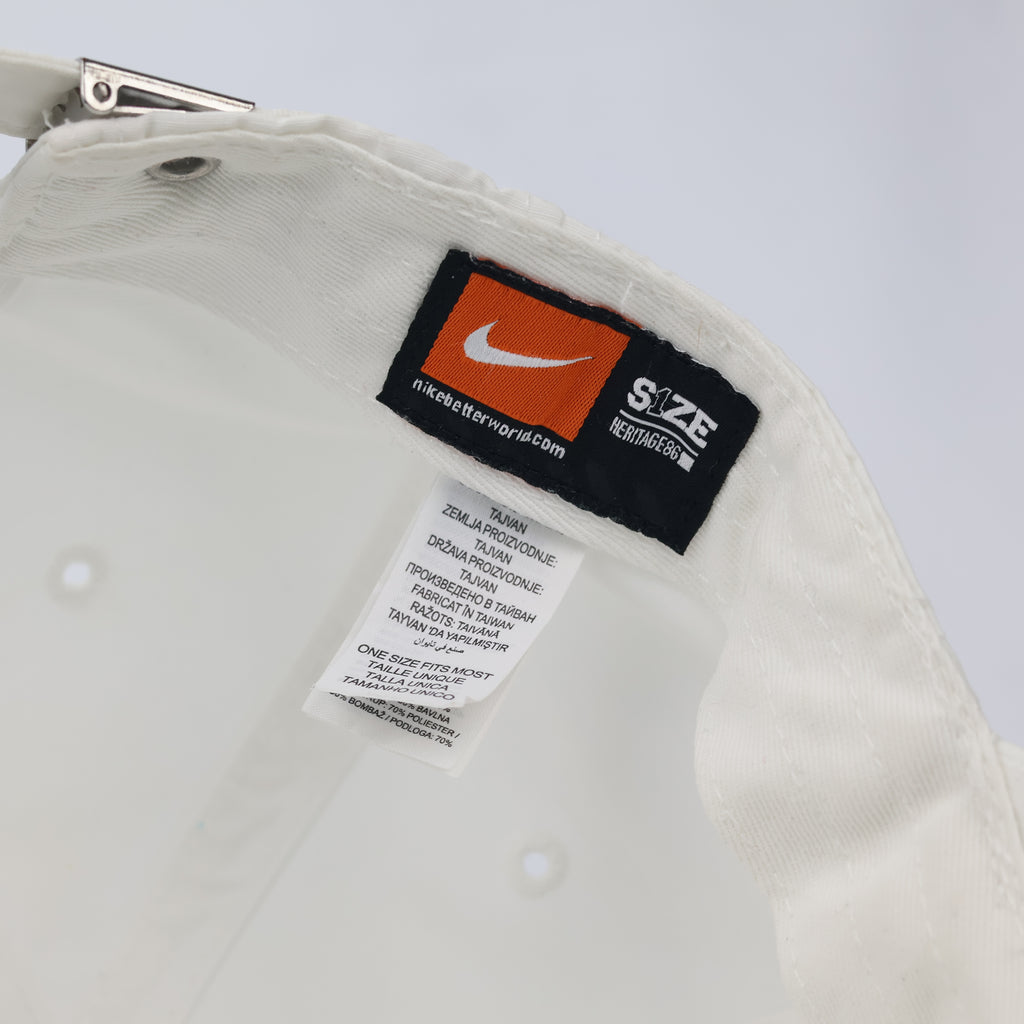 Nike Heritage86 Metal Swoosh Thrifted Cap - White Adjustable Dad Hat