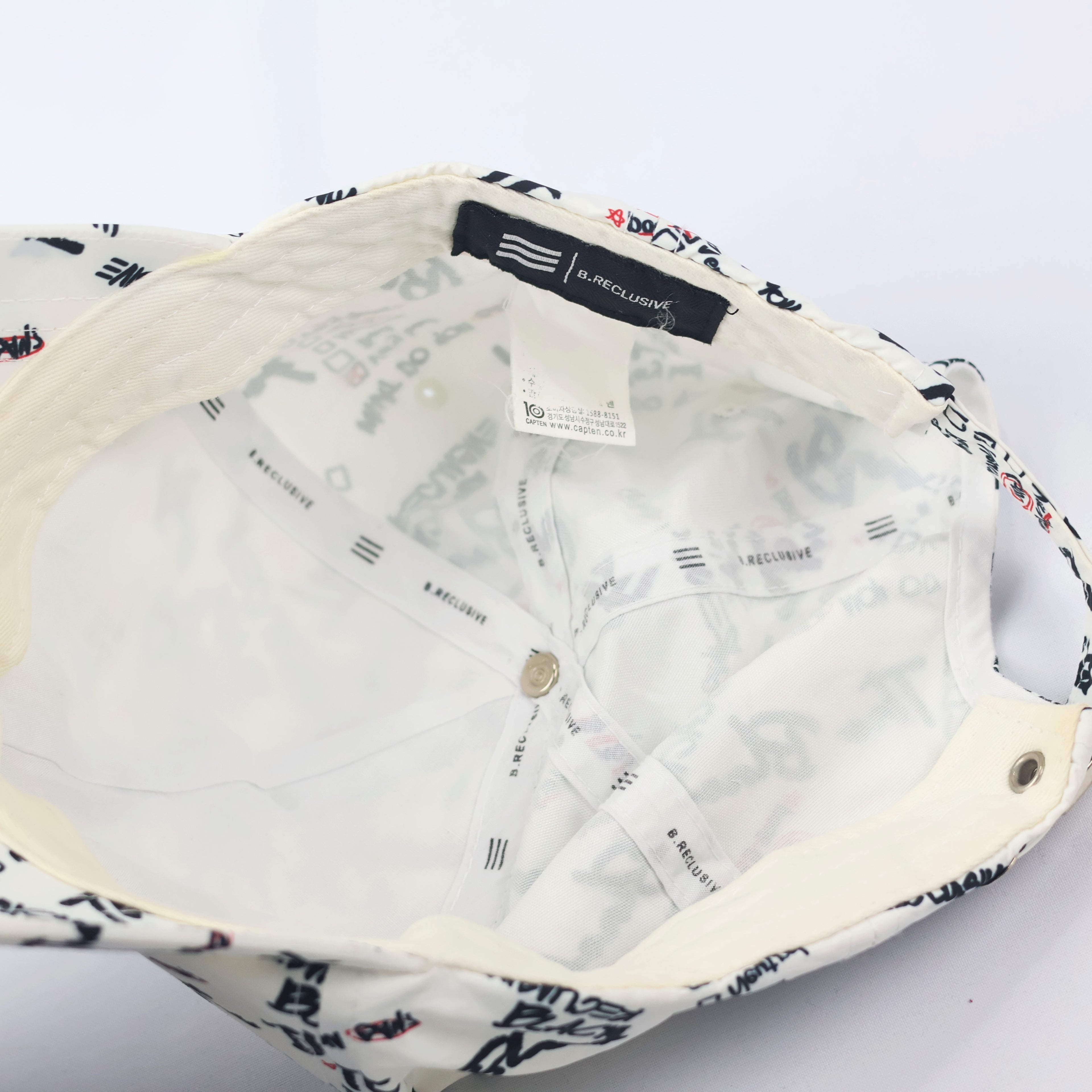 B.Reclusive Graffiti Print Baseball Thrifted Cap - Trendy White & Black Streetwear Hat