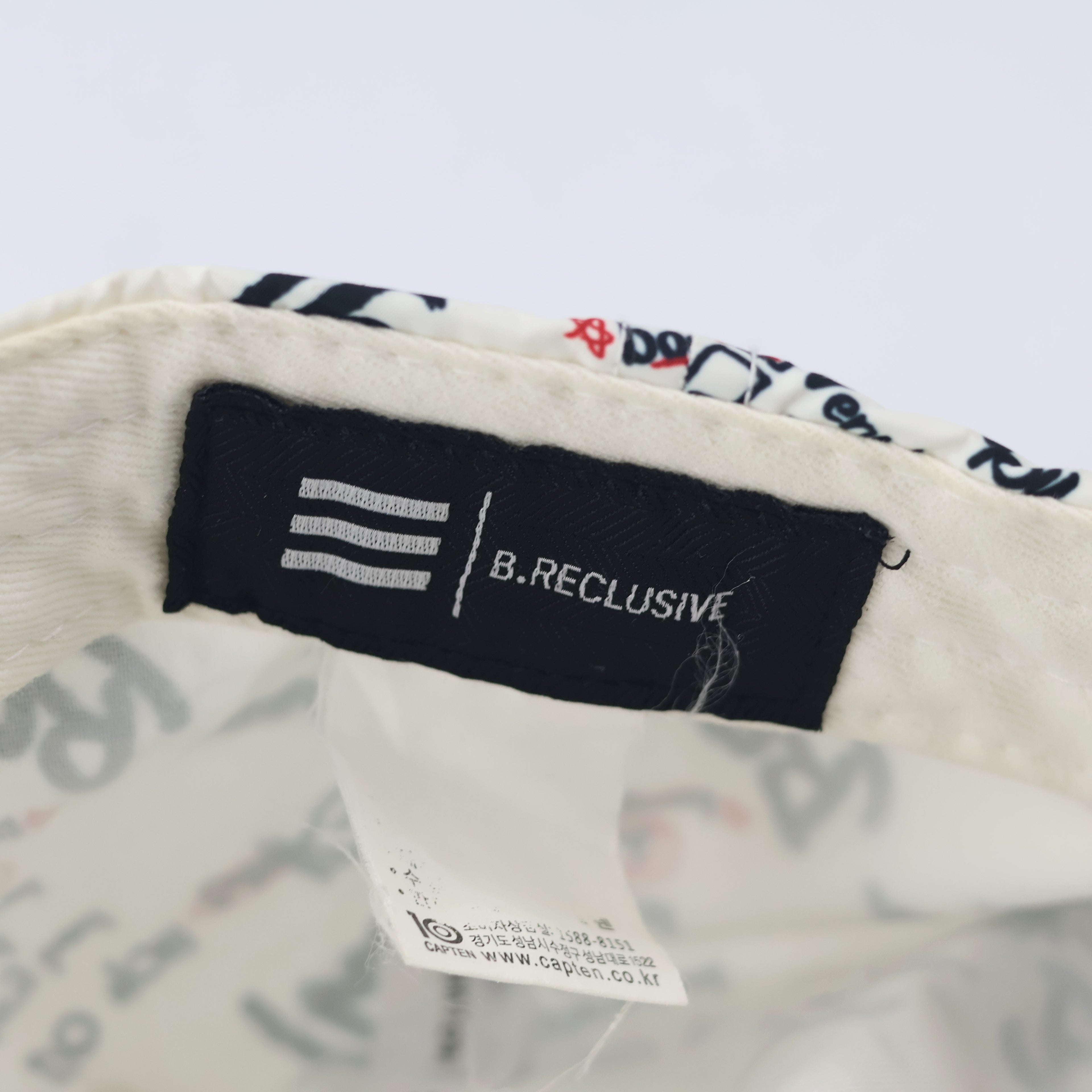 B.Reclusive Graffiti Print Baseball Thrifted Cap - Trendy White & Black Streetwear Hat