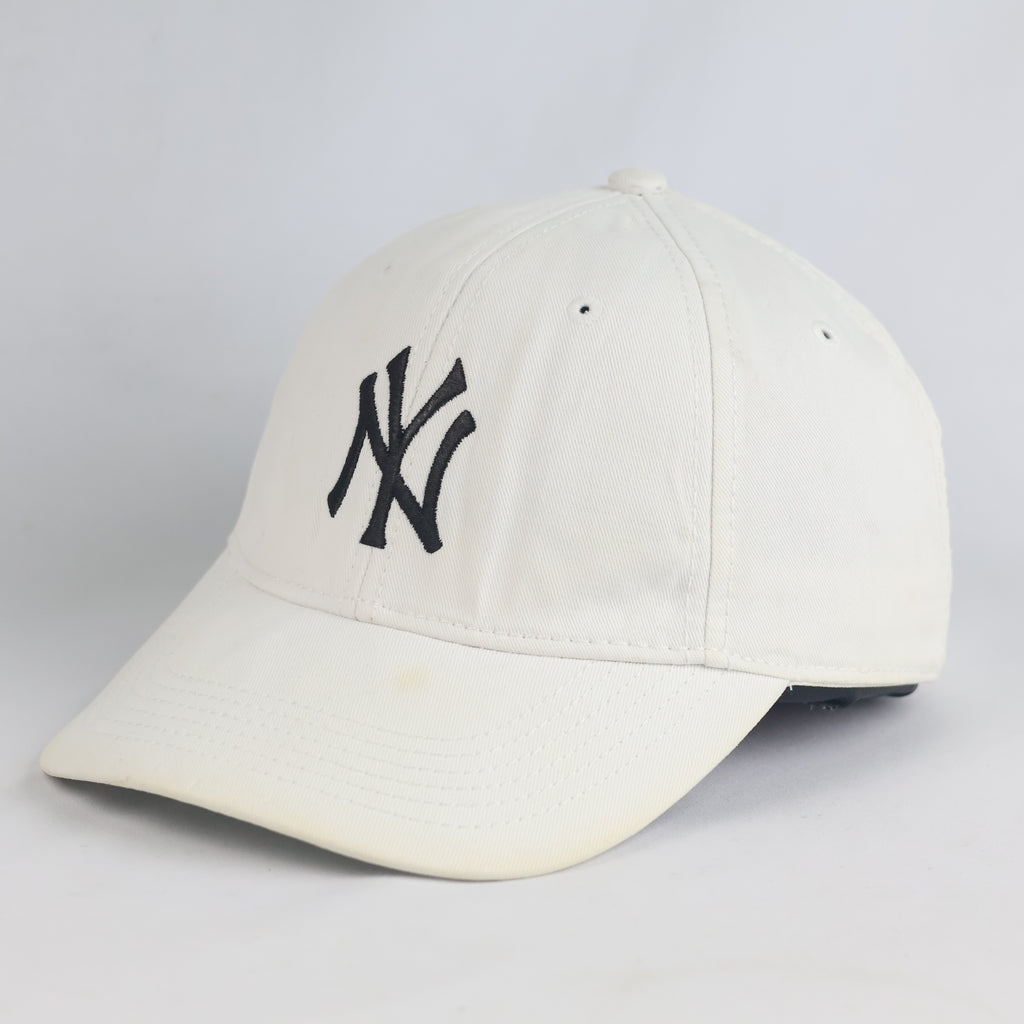 Thrifted New York Yankees Embroidered Cotton Strapback Cap (Size 57–58 cm) | 10834