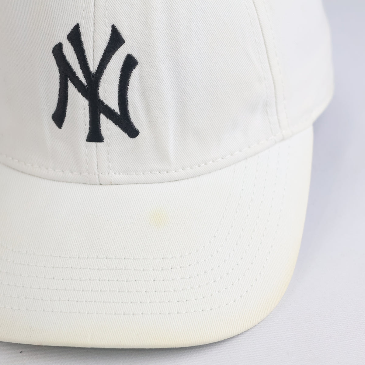 Thrifted New York Yankees Embroidered Cotton Strapback Cap (Size 57–58 cm) | 10834