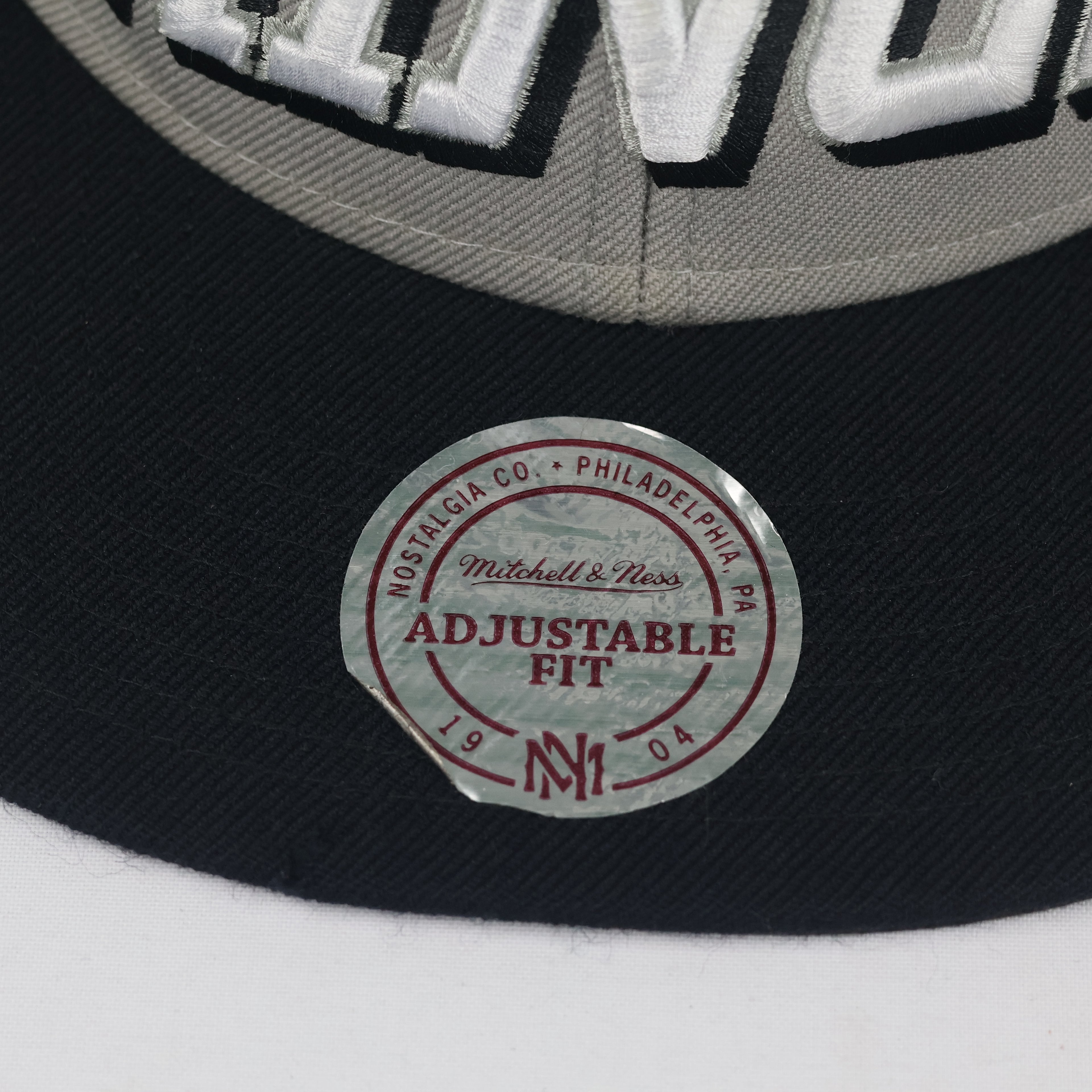 Vintage Mitchell & Ness LA Kings Snapback Hat | Thrifted Grey Black NHL Hockey Cap