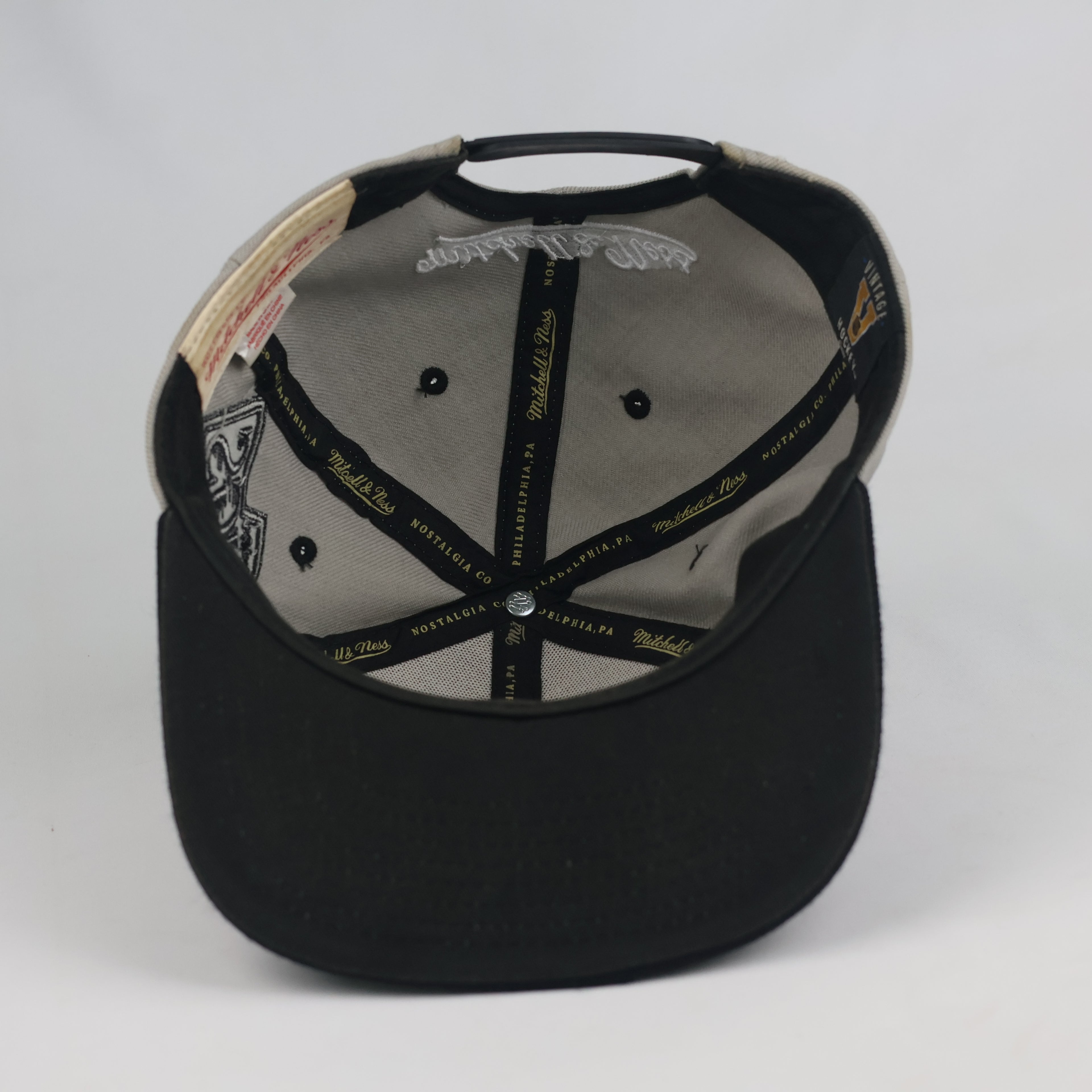 Vintage Mitchell & Ness LA Kings Snapback Hat | Thrifted Grey Black NHL Hockey Cap