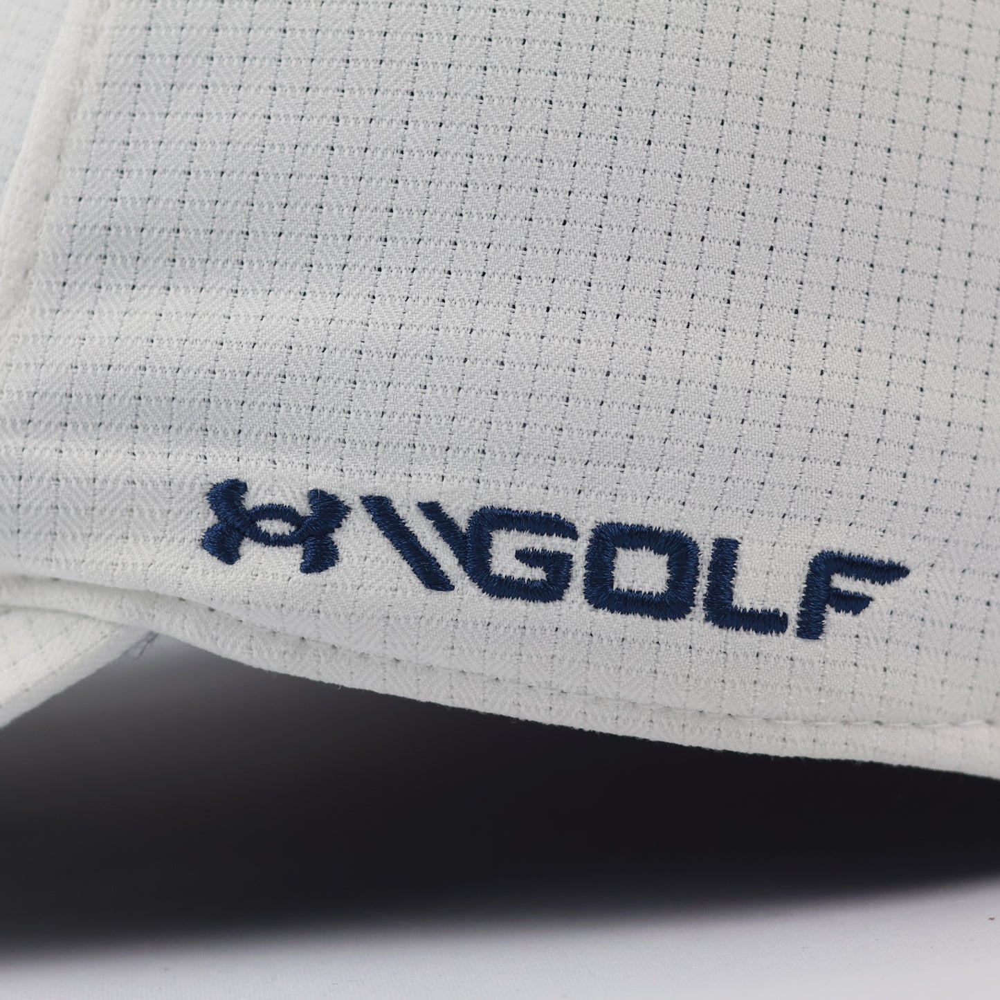 Under Armour Golf ArmourVent™ Performance Thrifted Cap - Breathable White Sport Hat