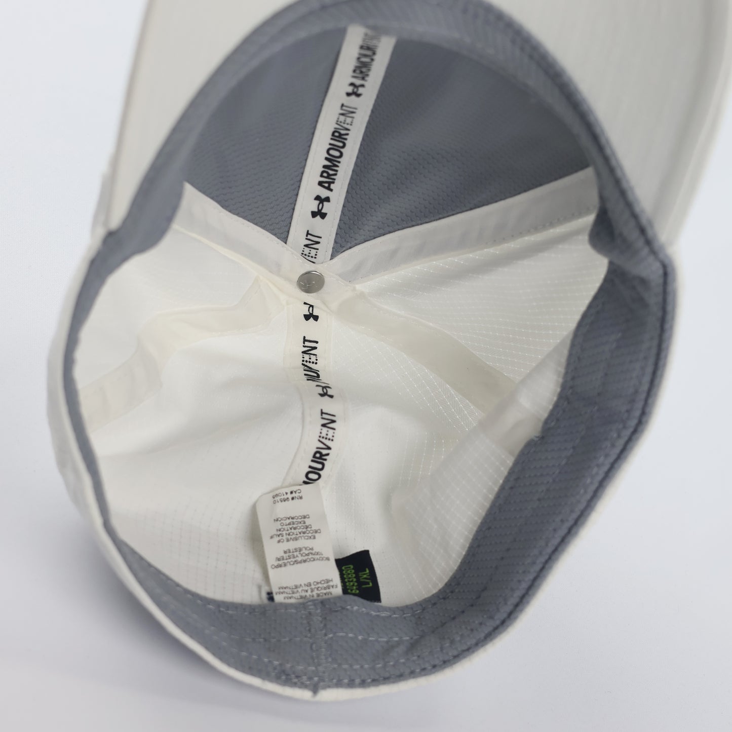 Under Armour Golf ArmourVent™ Performance Thrifted Cap - Breathable White Sport Hat