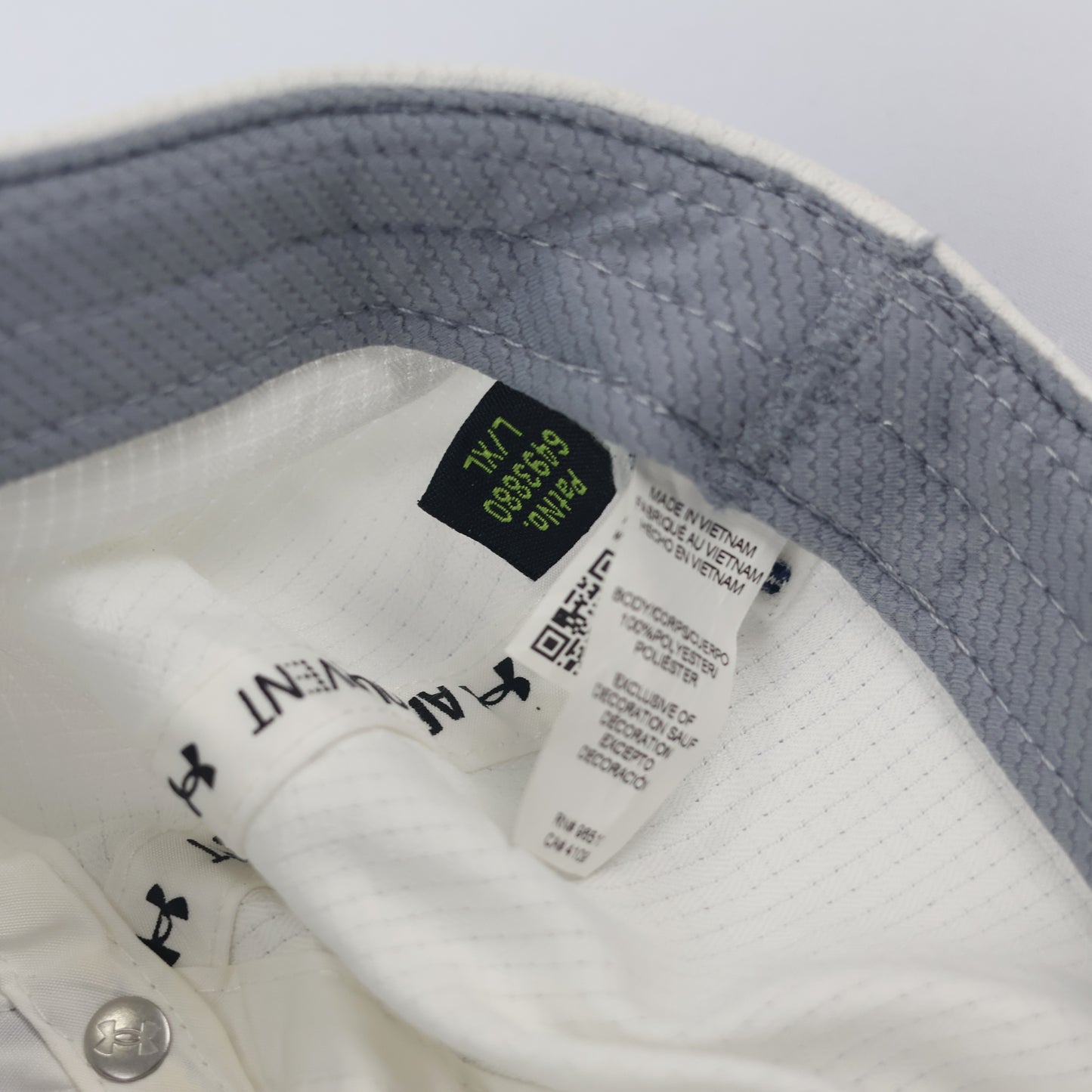 Under Armour Golf ArmourVent™ Performance Thrifted Cap - Breathable White Sport Hat