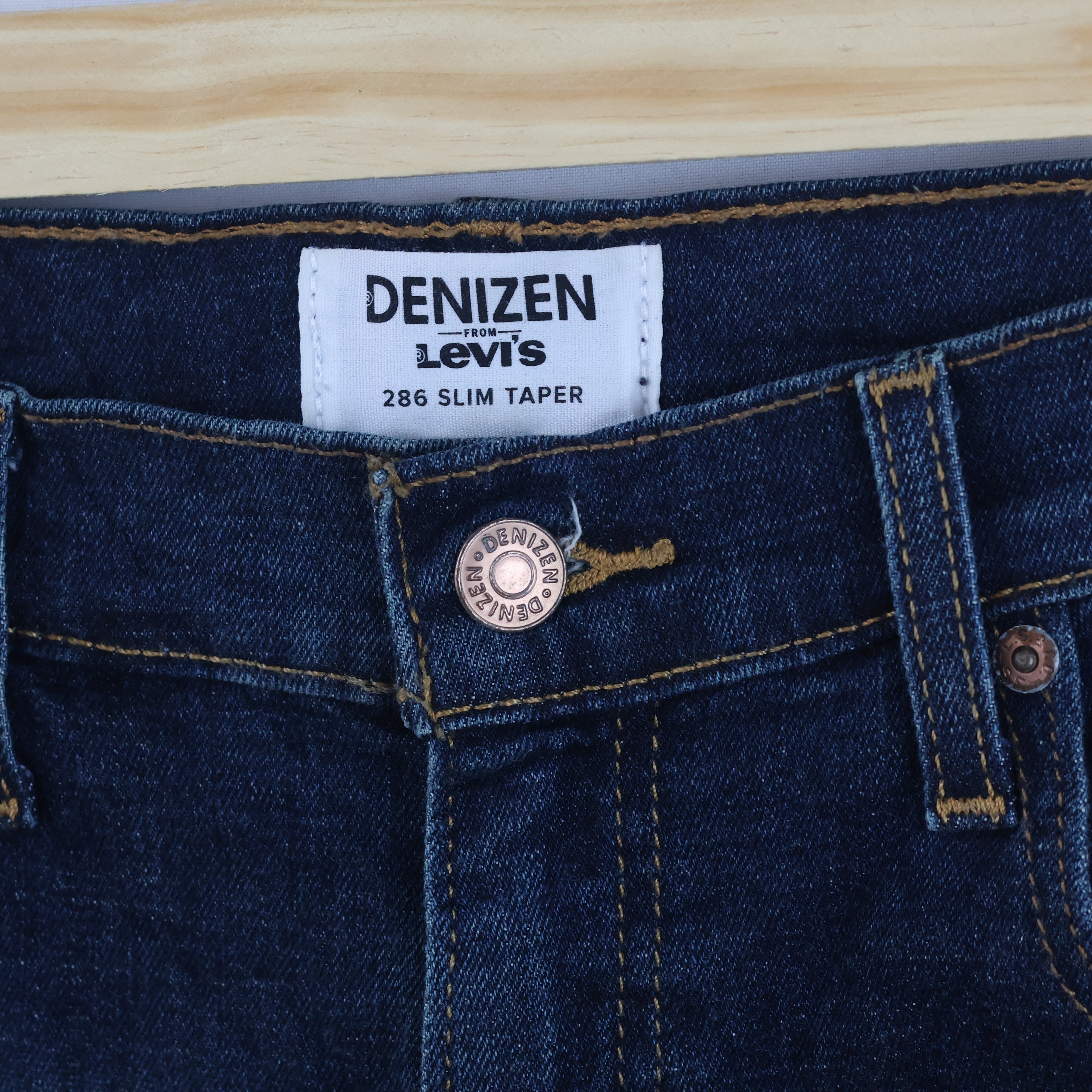 Thrifted Denizen Levi's 286 Slim Taper Jeans - 30 Inch Waist/ J1050